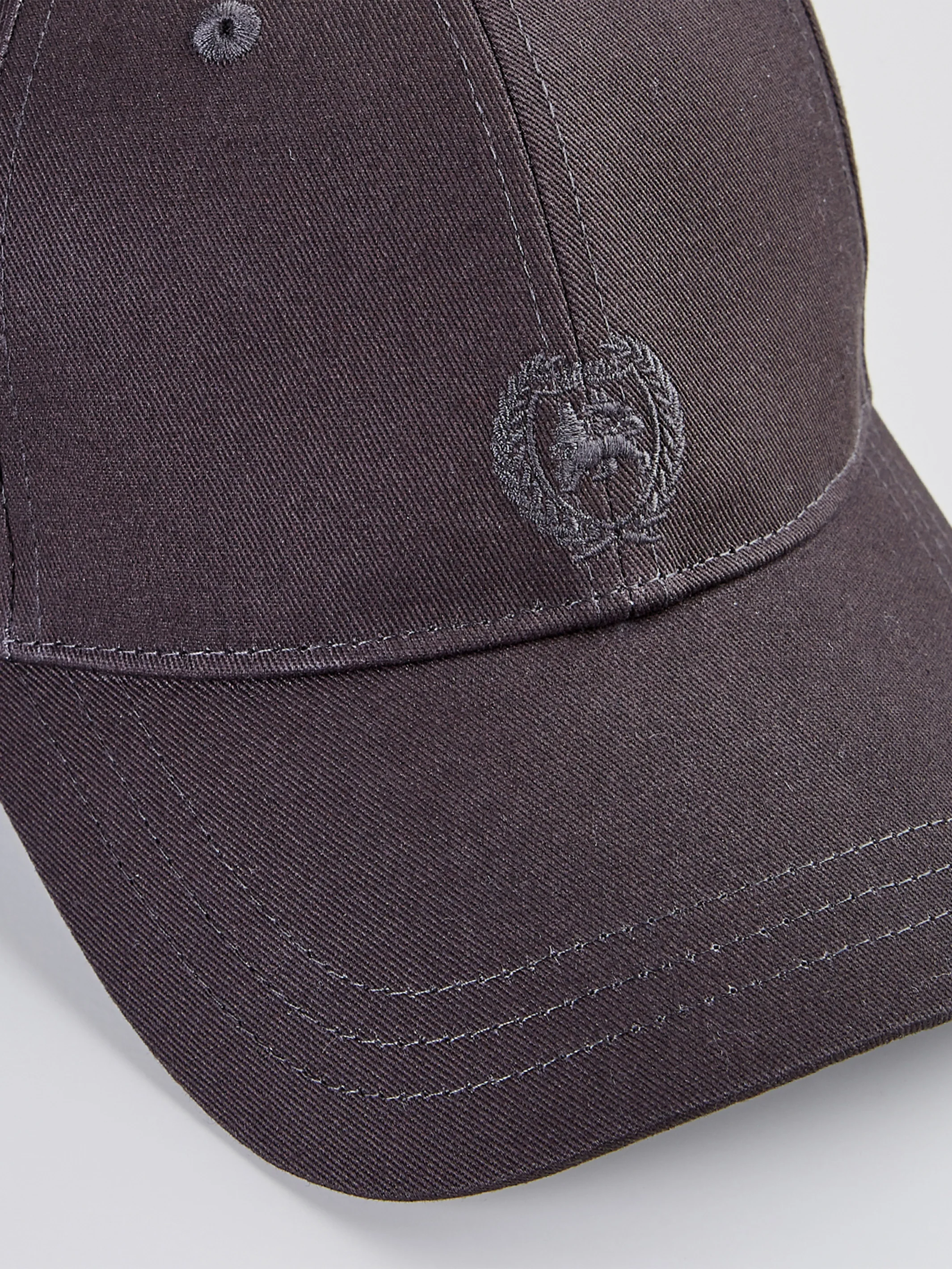 Base Cap mit Logo - Image 8