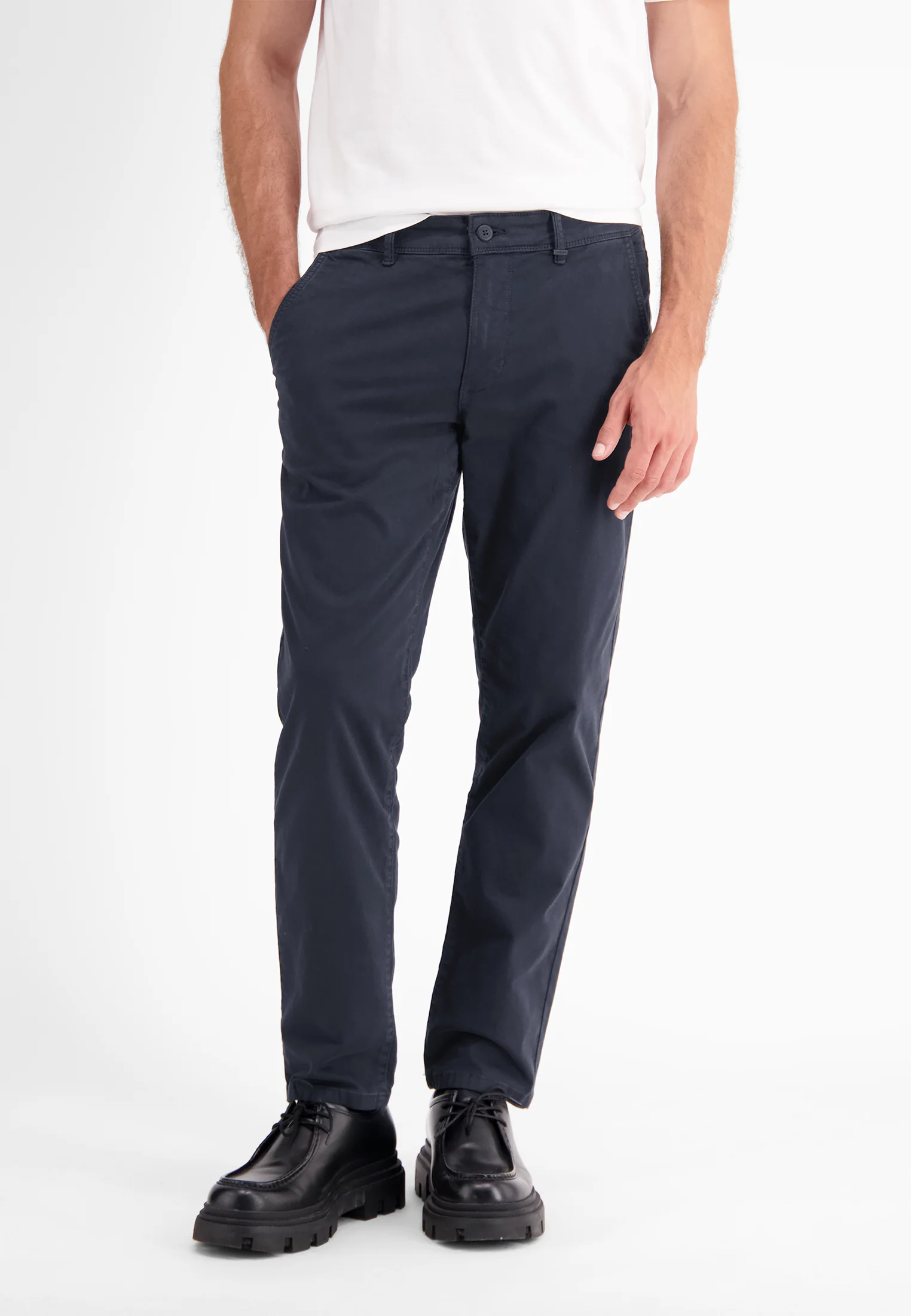 Basic Chino in Strukturqualität, SLIM FIT - Image 30