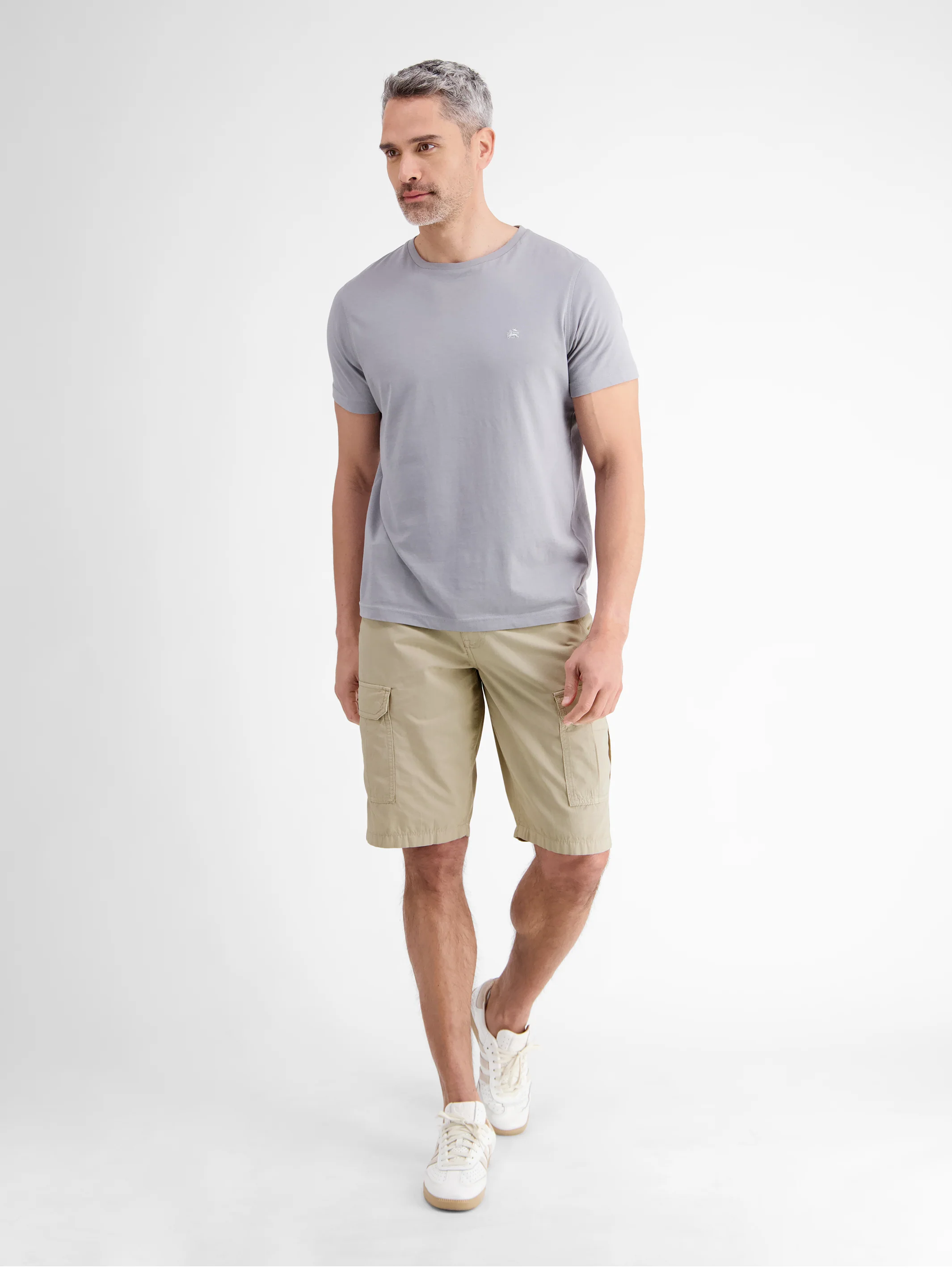 Cargo-Bermuda mit Gürtel - Image 18