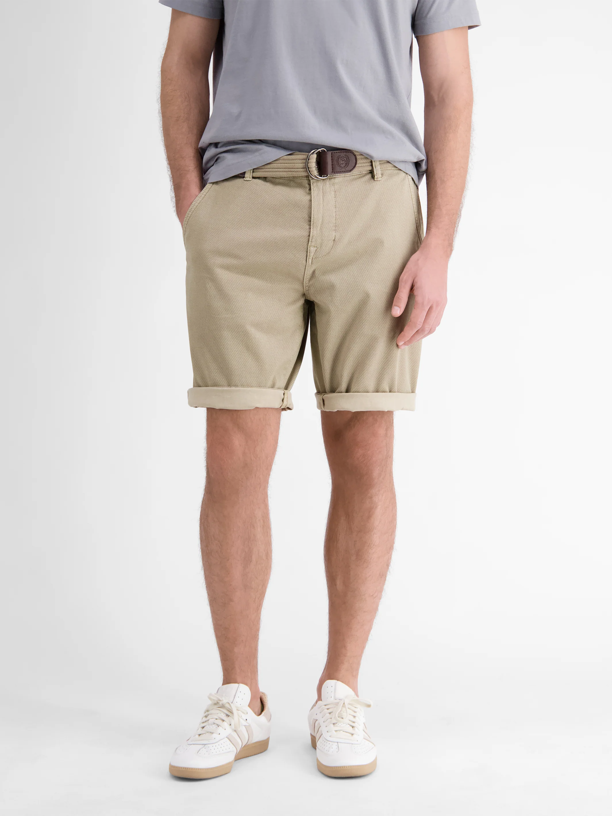 Chino-Bermuda mit Gürtel - Image 26