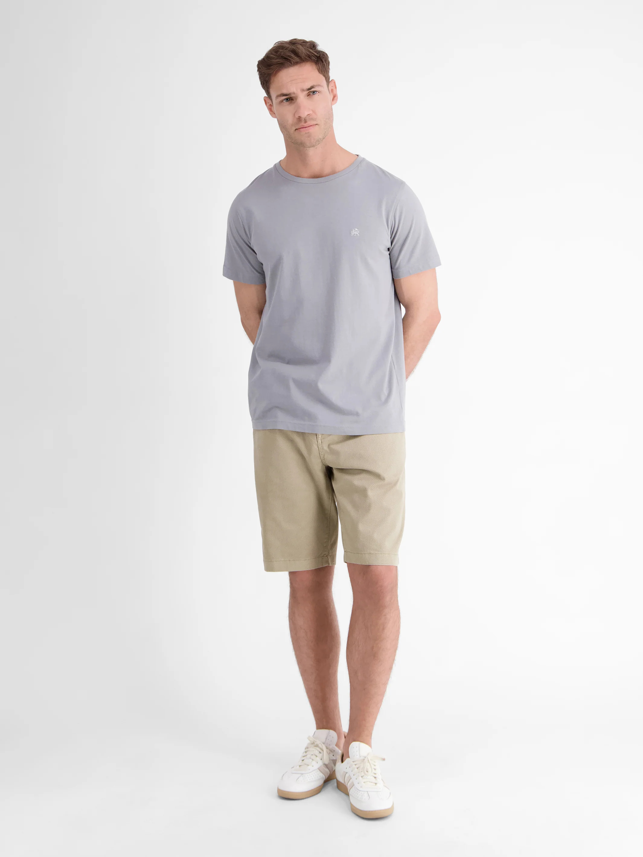 Chino-Bermuda mit Gürtel - Image 27