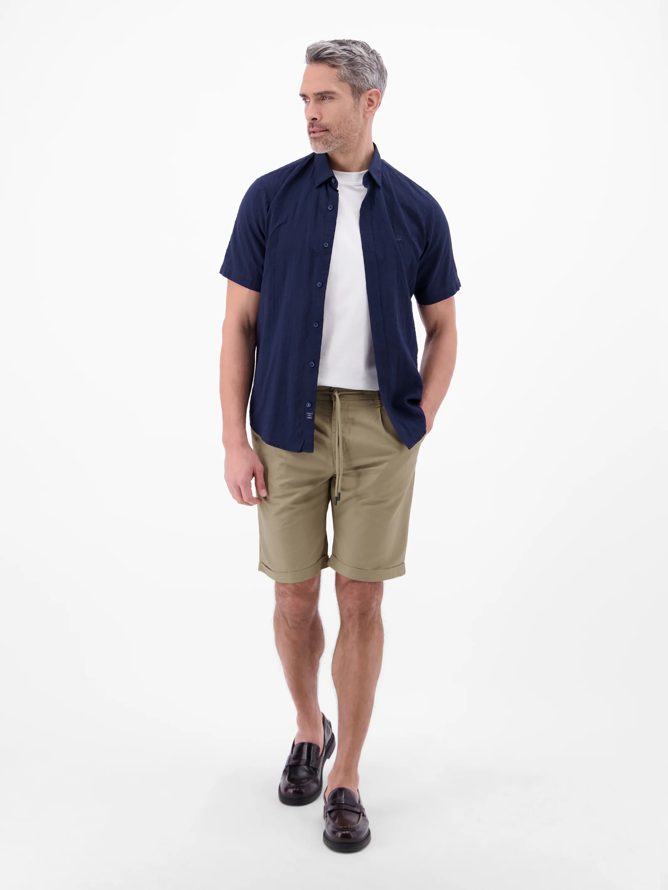 Chino-Shorts aus Baumwoll-Leinen-Mischgewebe - Image 20