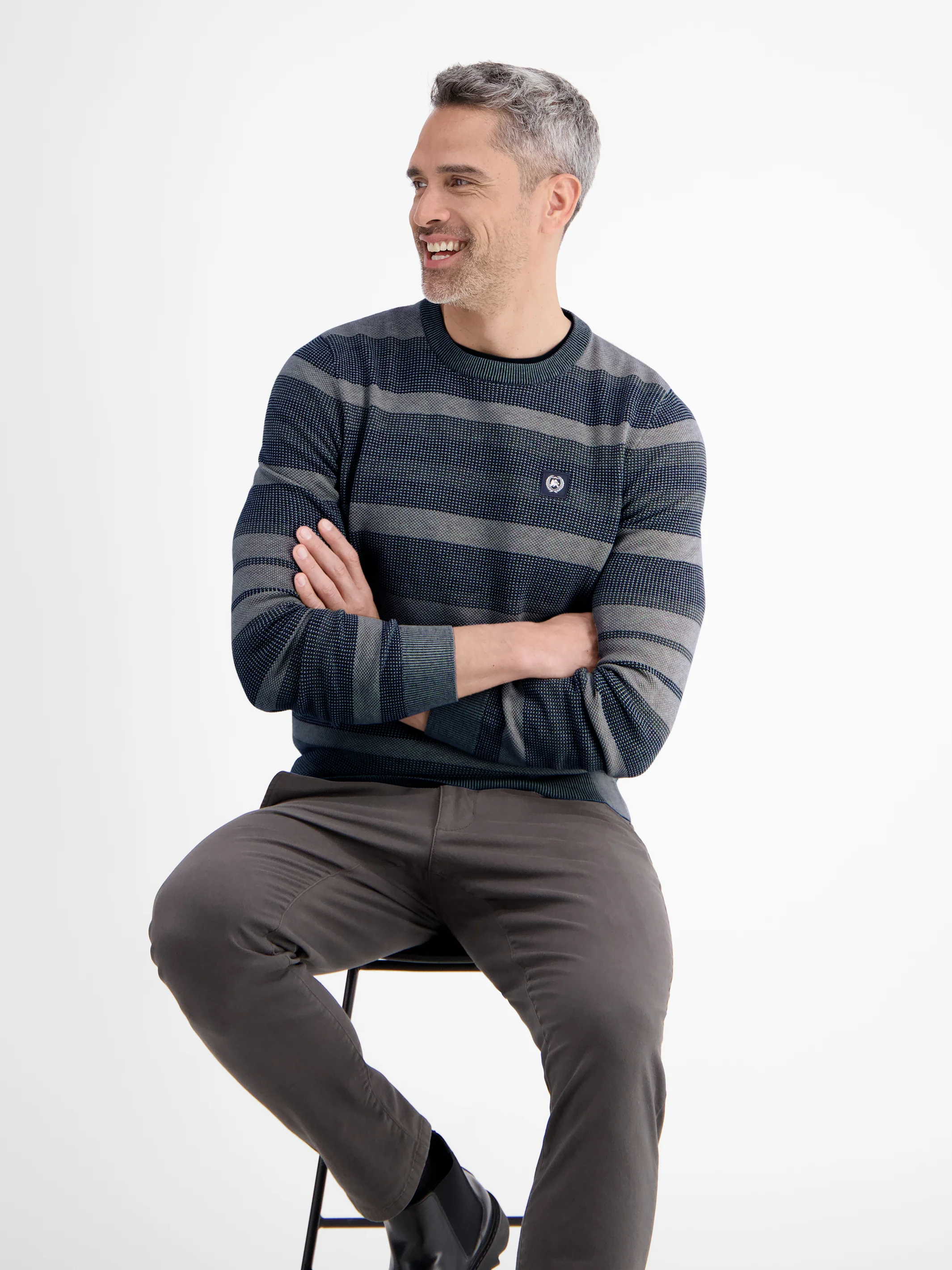 Gestreifter Strickpullover - Image 11