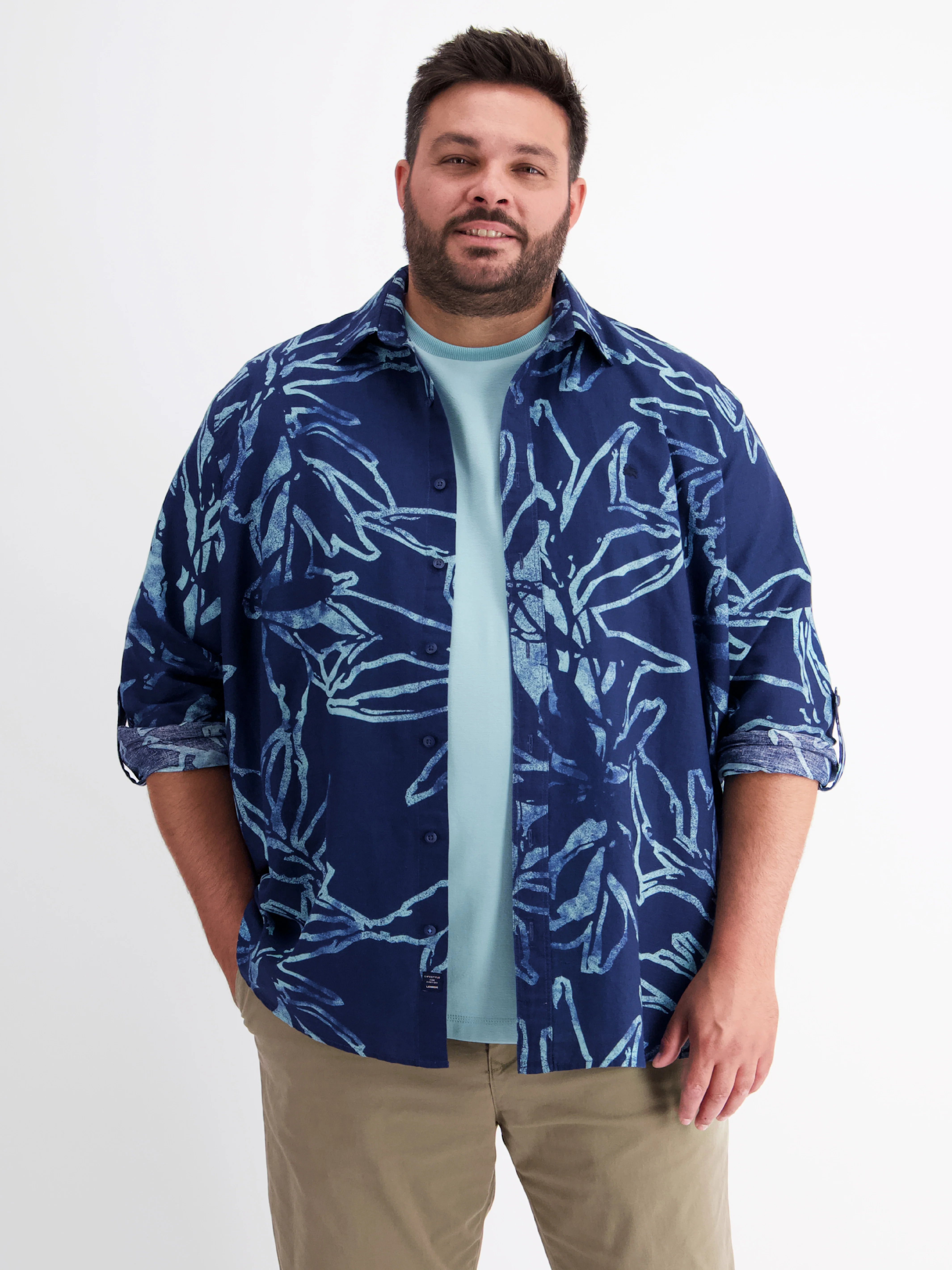 Herren Langarmhemd mit sommerlichem Print - Image 8