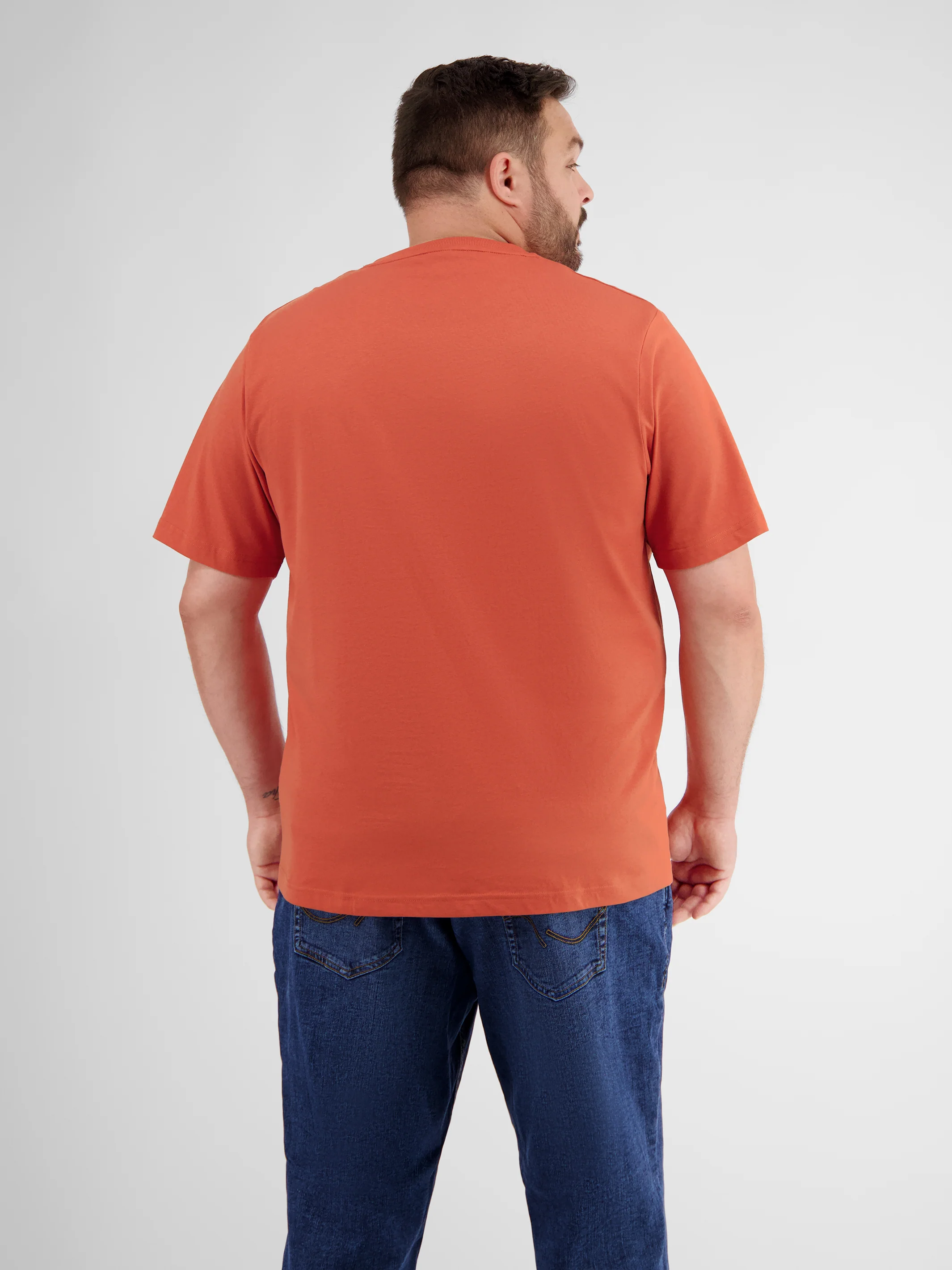 Herren T-Shirt mit Brust-Print - Image 18