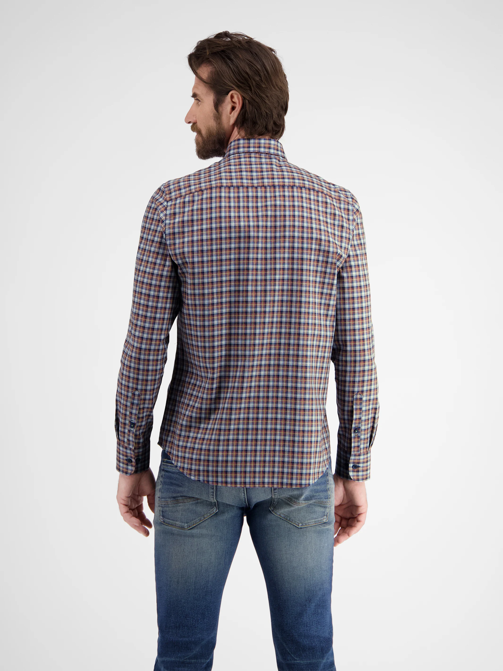 Kariertes Herrenhemd mit Button-down-Kragen - Image 15