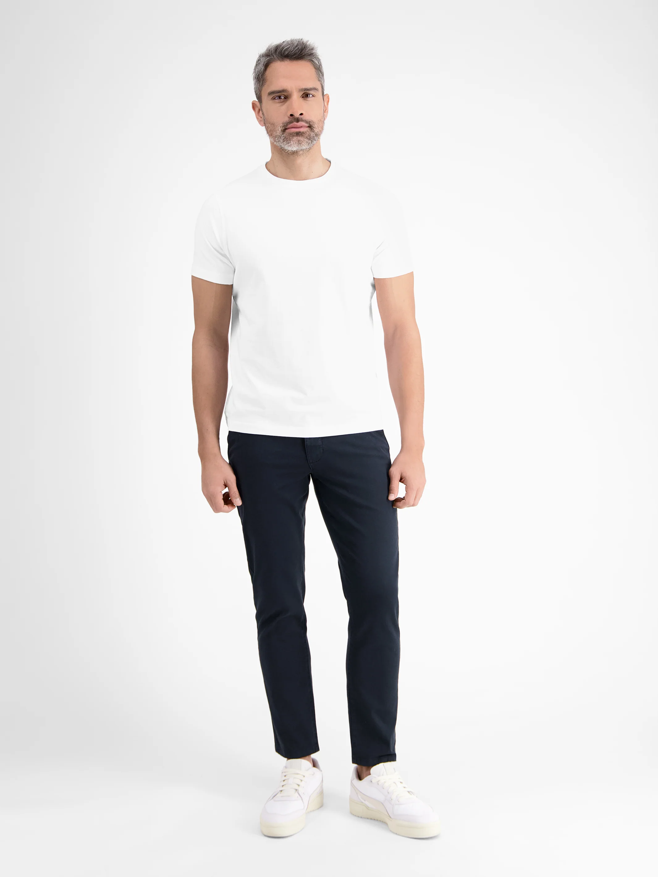 Klassisches Rundhals Herren T-Shirt - Image 10