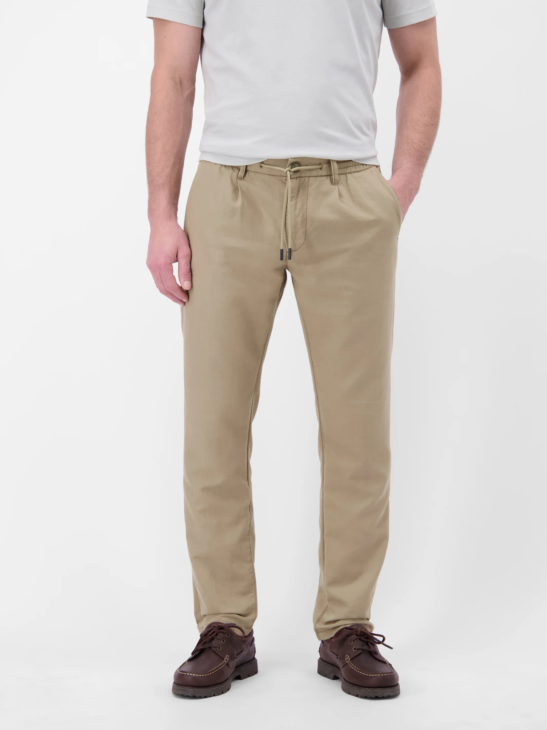 Leichte Chino mit Gürtelschlaufen, Baumwollmix - Image 10