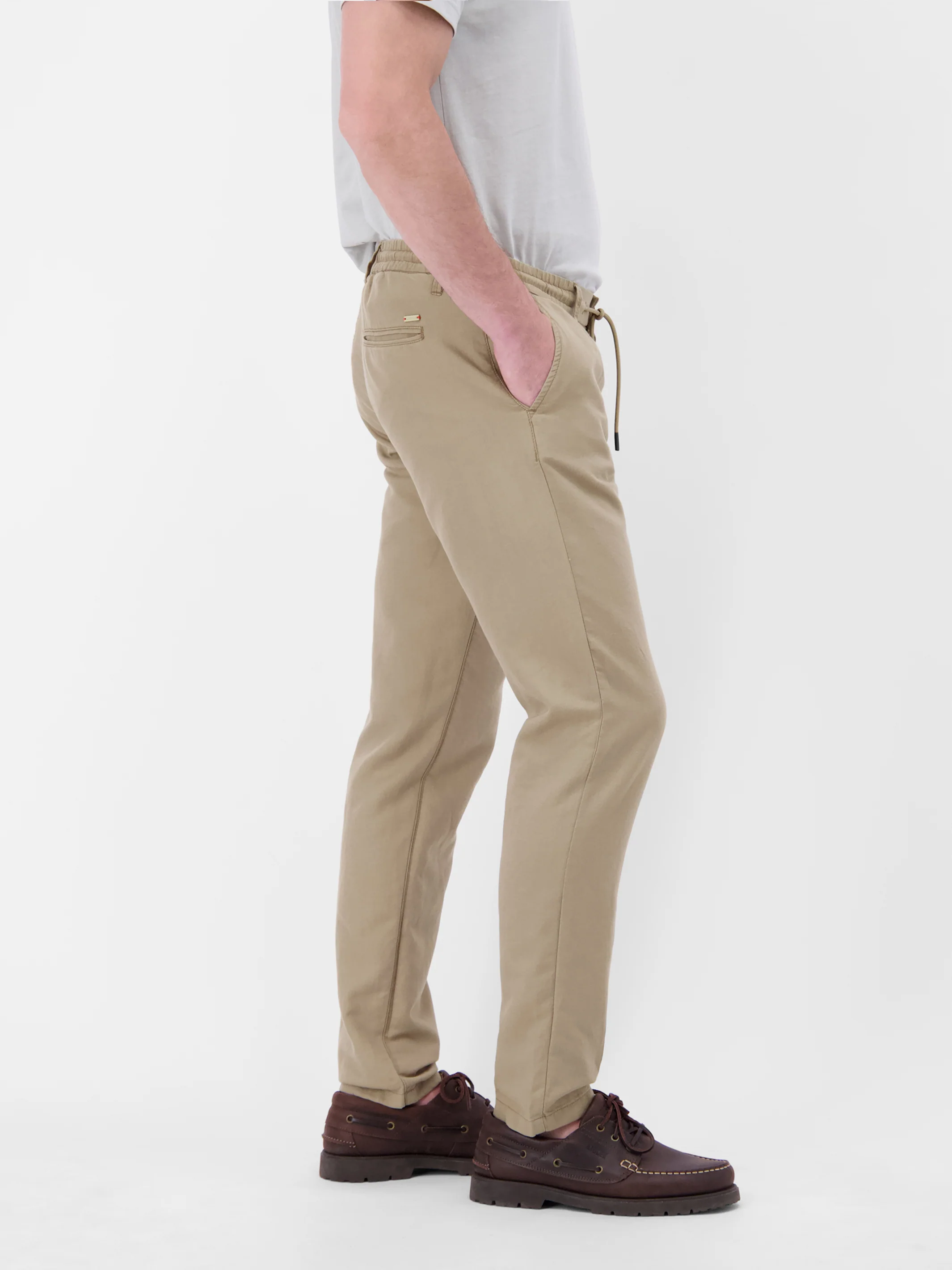 Leichte Chino mit Gürtelschlaufen, Baumwollmix - Image 12