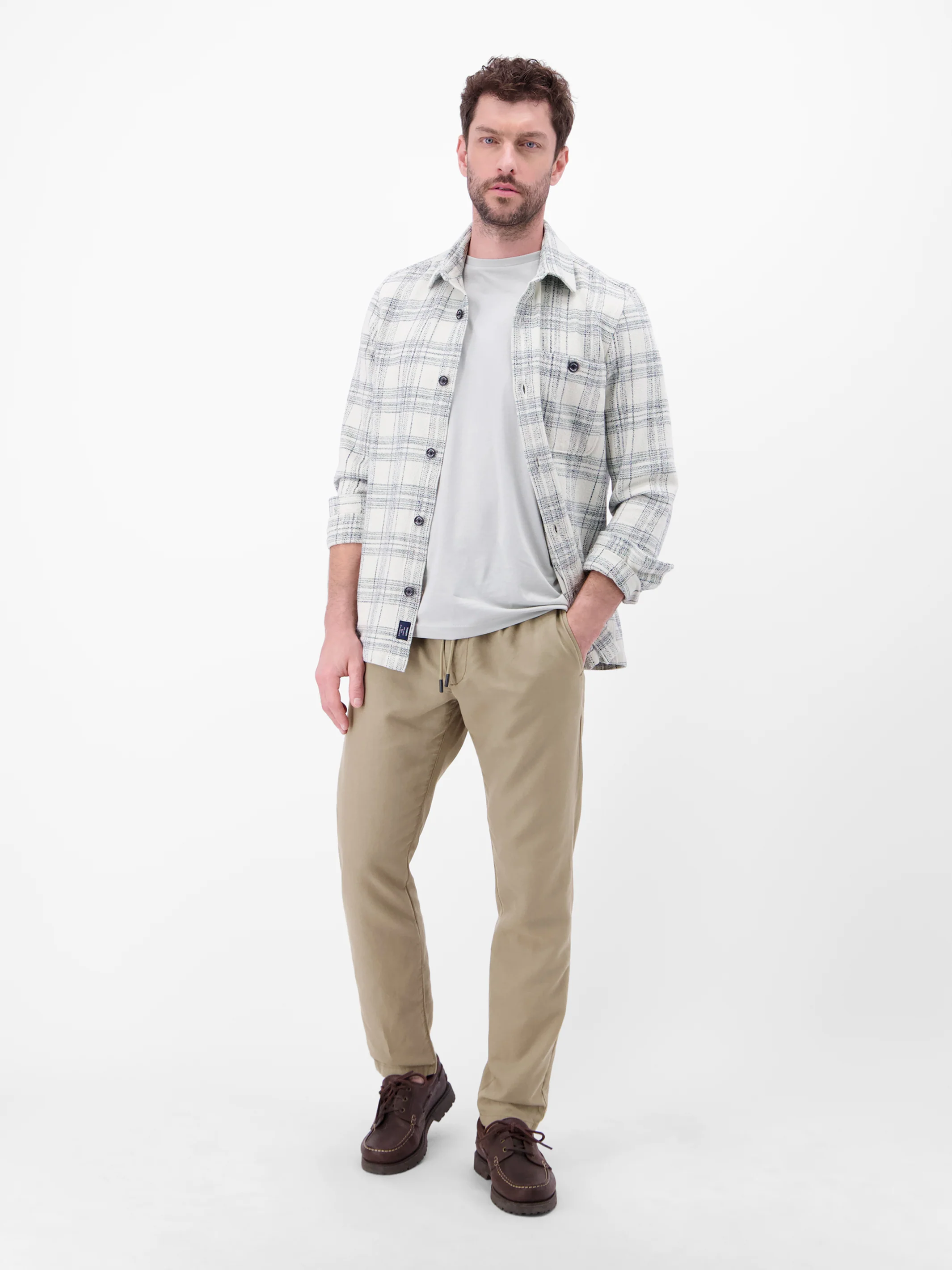 Leichte Chino mit Gürtelschlaufen, Baumwollmix - Image 14