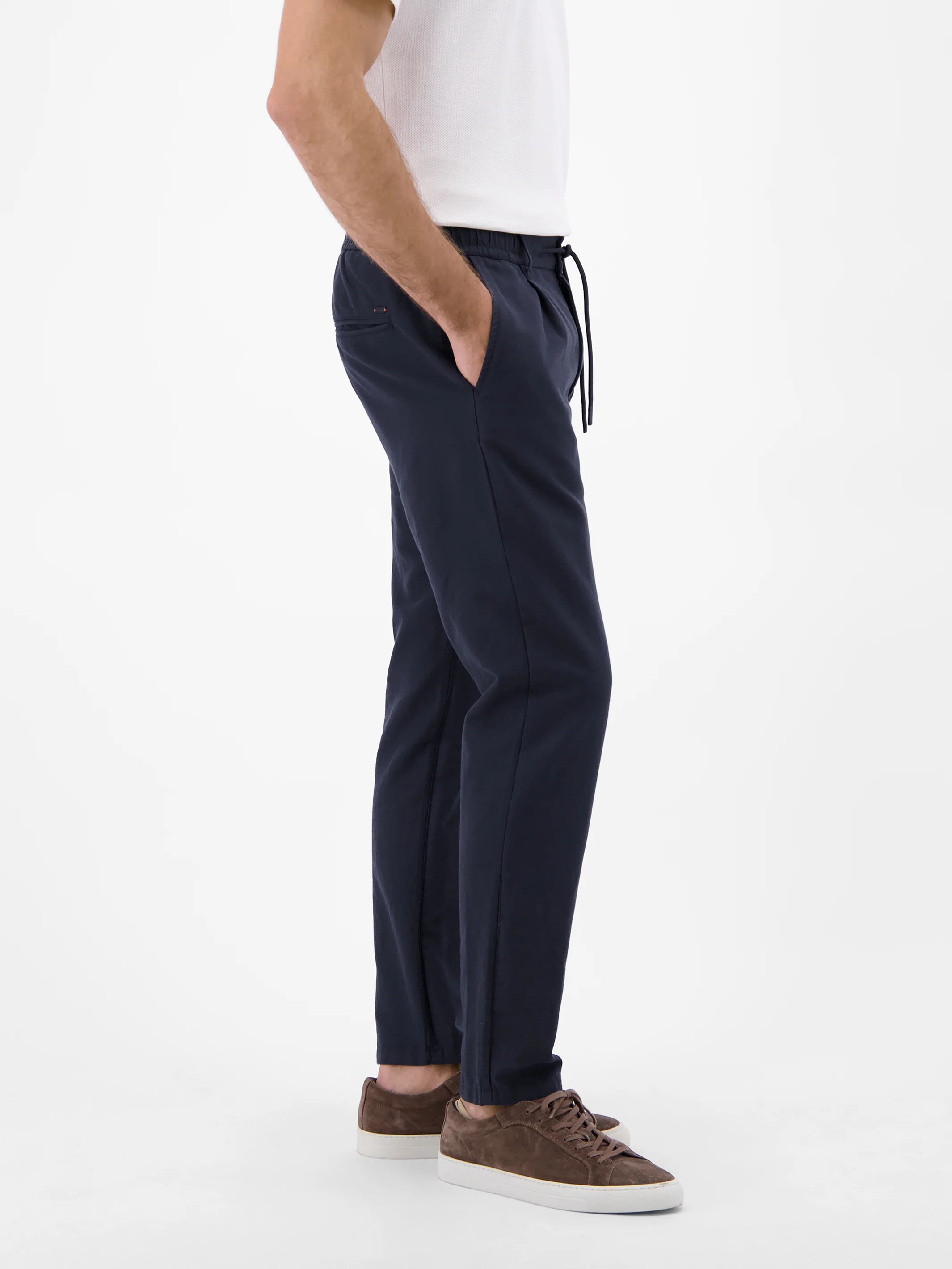 Leichte Chino mit Gürtelschlaufen, Baumwollmix - Image 4
