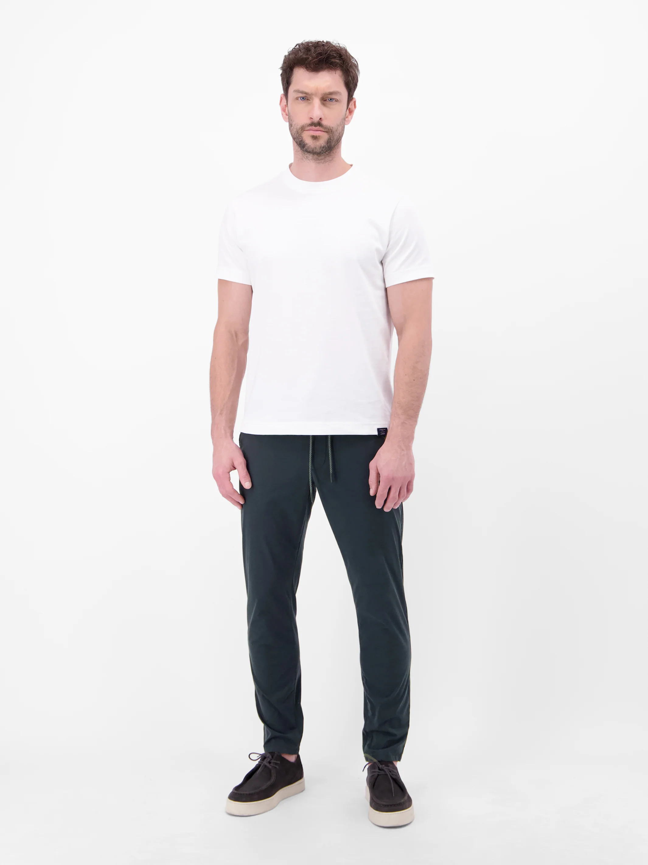 Leichte Chino mit Kordelzug - Image 15