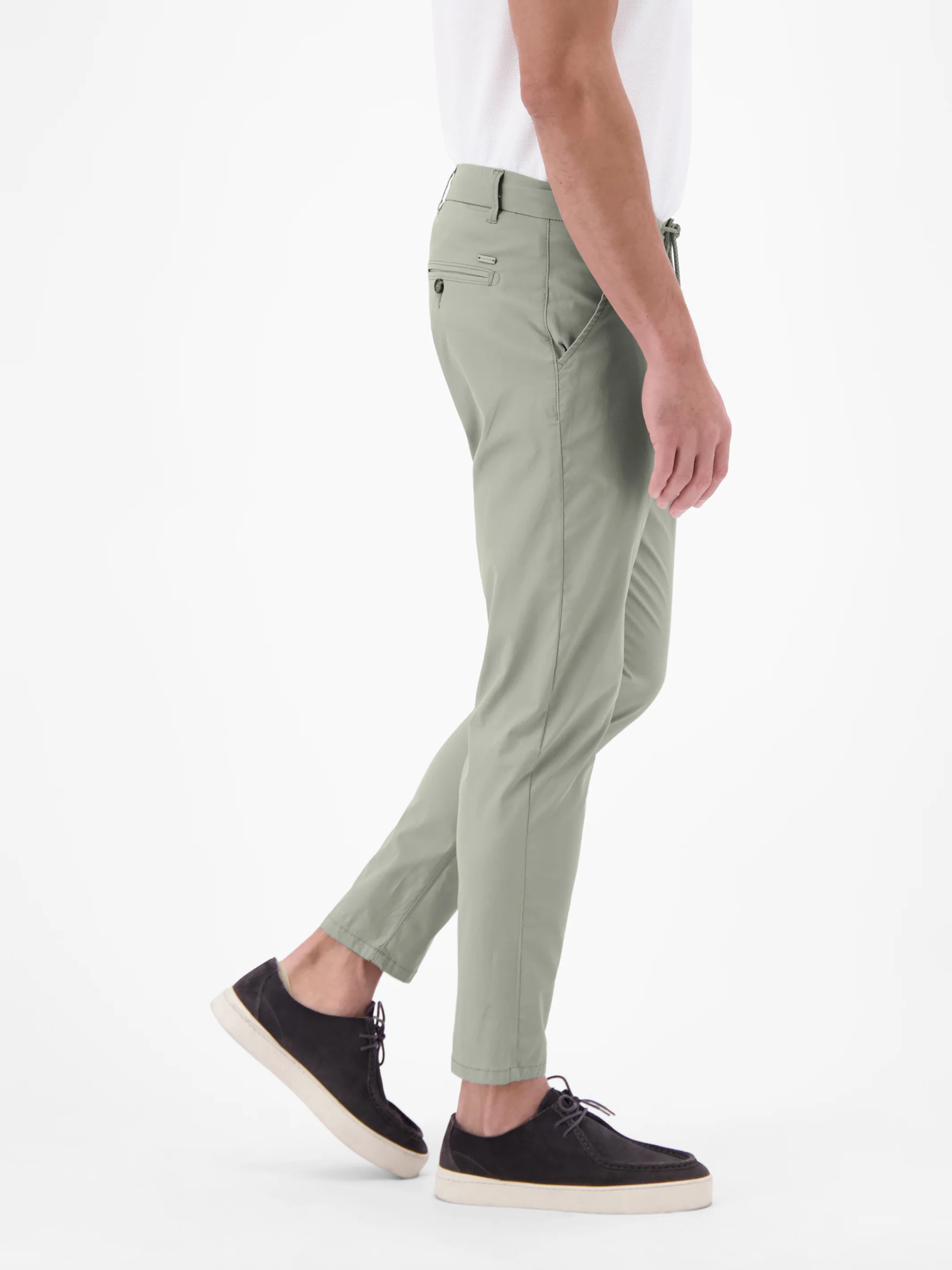 Leichte Chino mit Kordelzug - Image 6