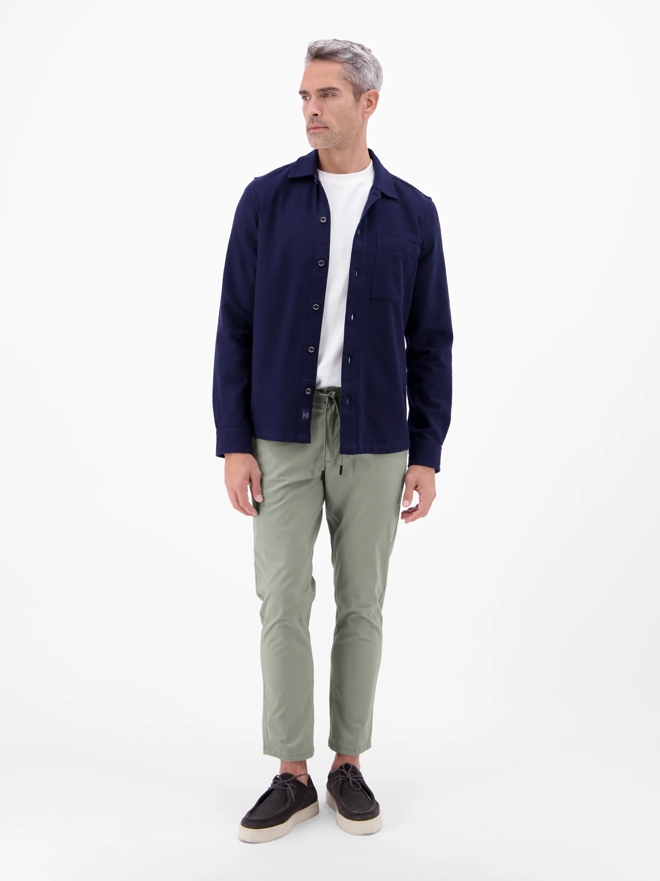 Leichte Chino mit Kordelzug - Image 8