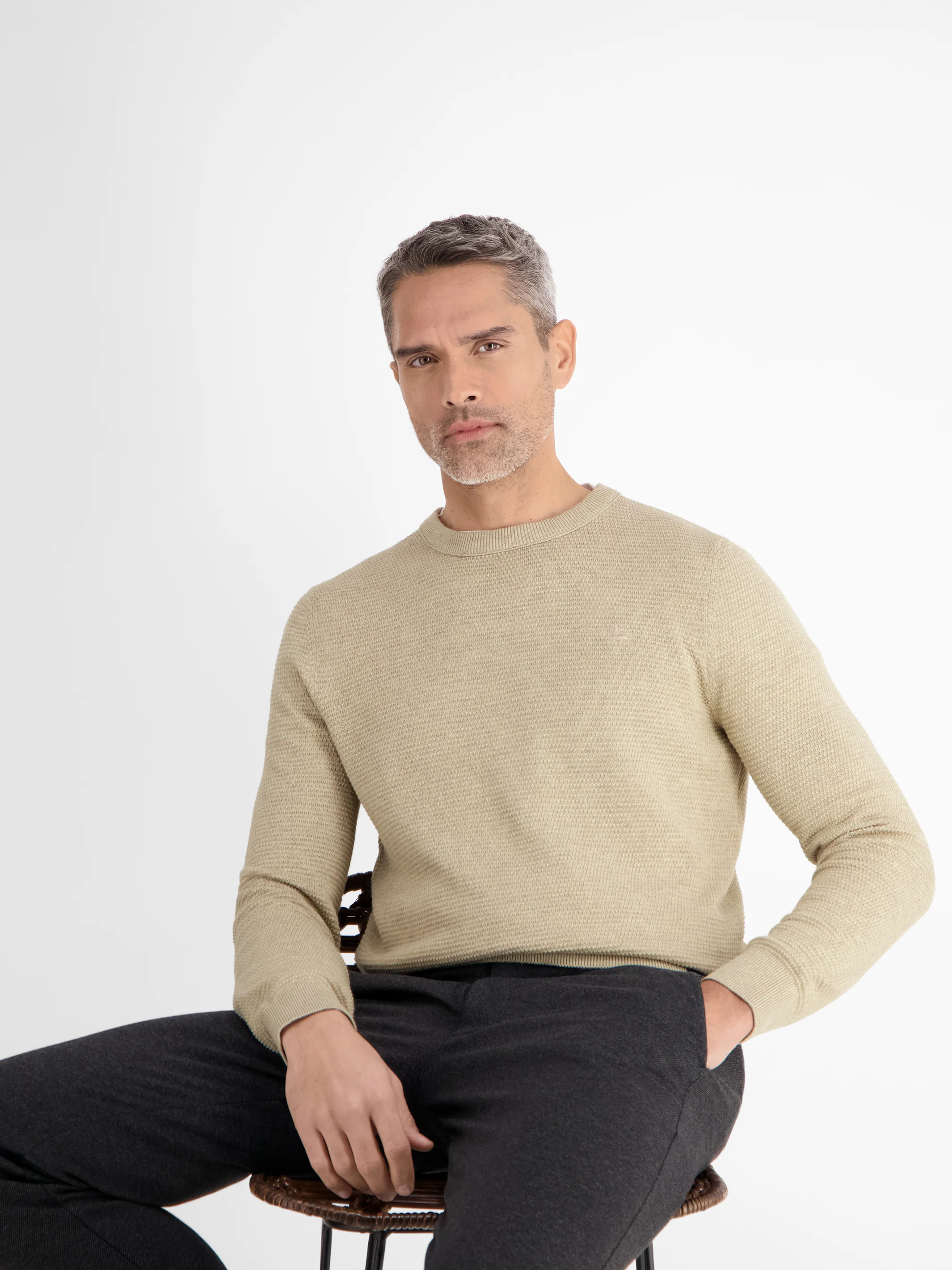Rundhals-Strickpullover aus nachhaltig produzierter Baumwolle - Image 26