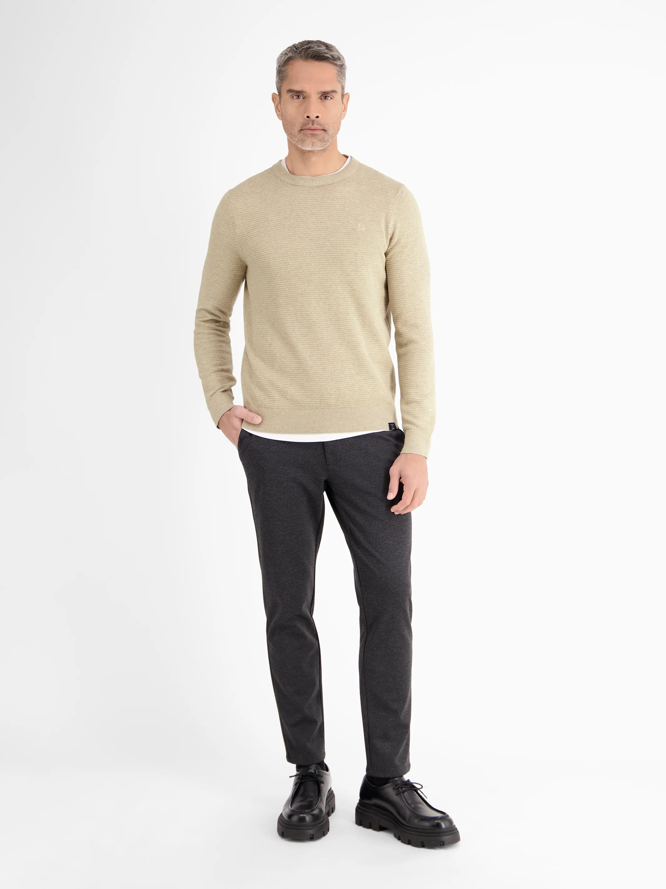 Rundhals-Strickpullover aus nachhaltig produzierter Baumwolle - Image 27