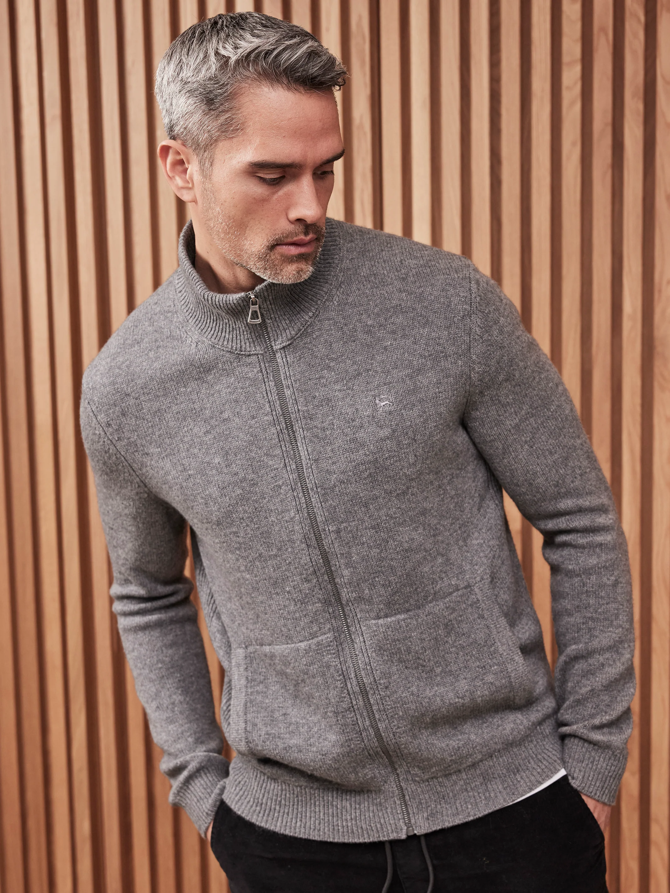 Schurwoll-Strickjacke mit Kaschmiranteil - Image 7