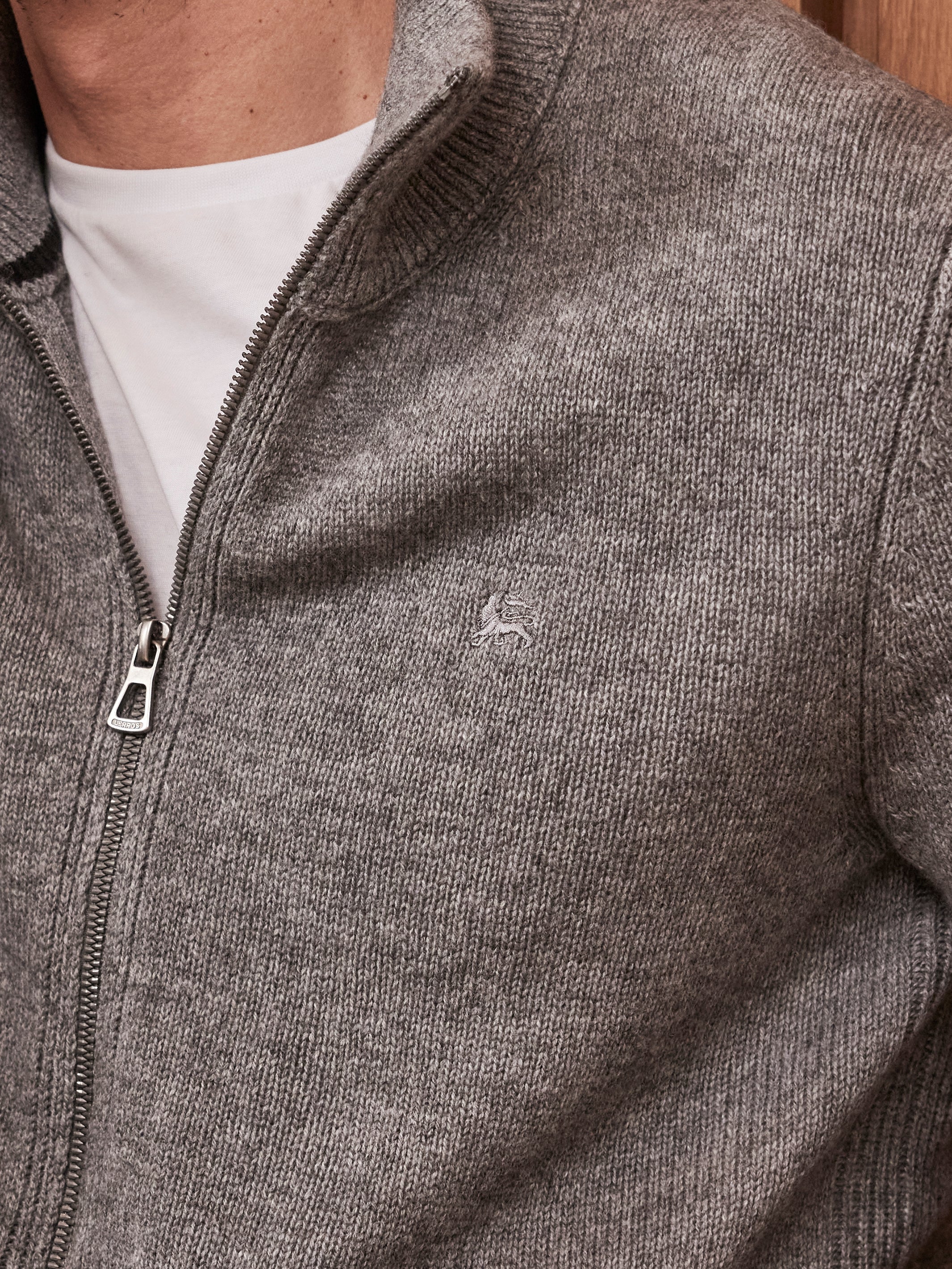 Schurwoll-Strickjacke mit Kaschmiranteil - Image 8