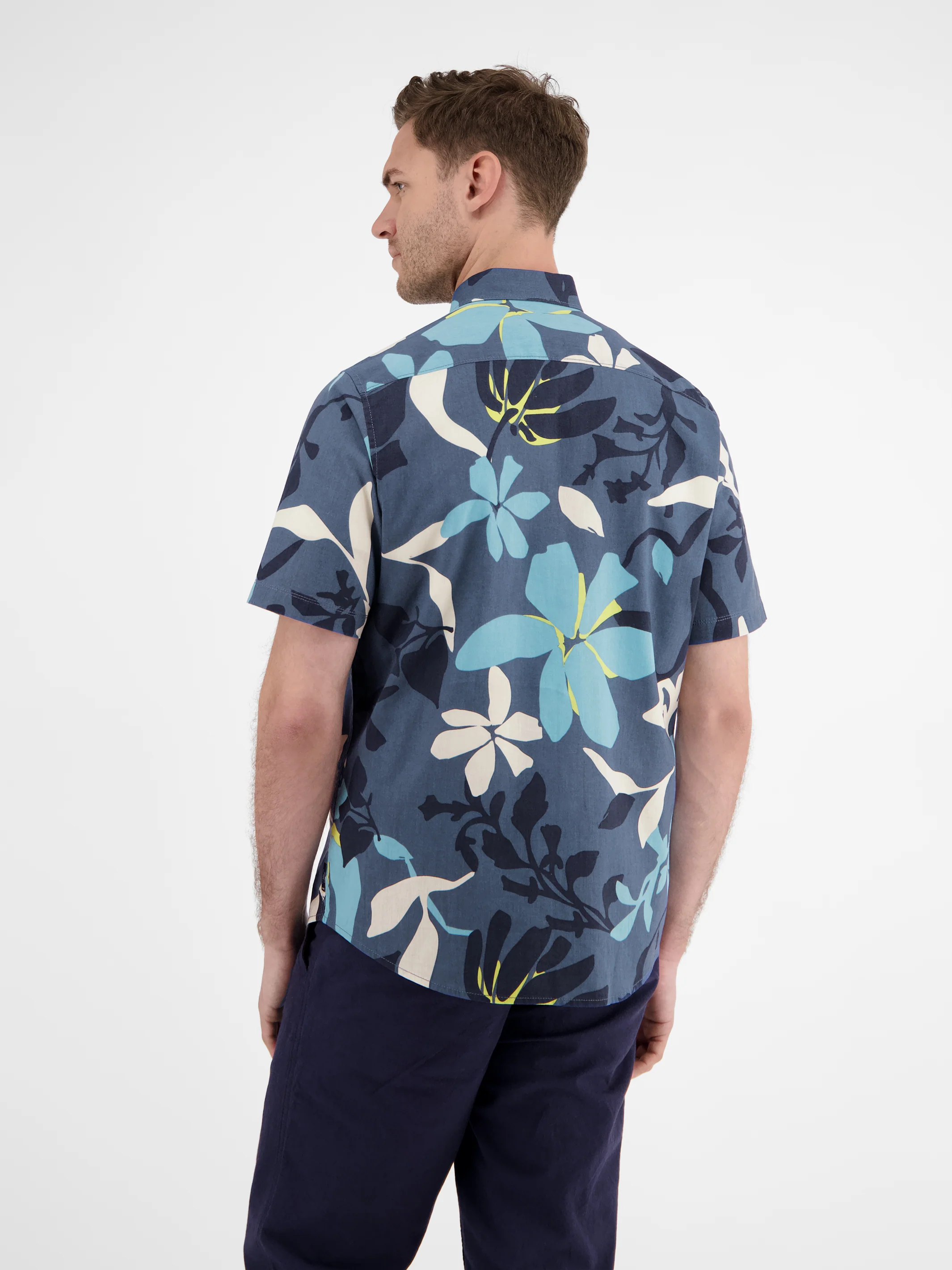 Sommerhemd in Hawaiian-Style - Image 11