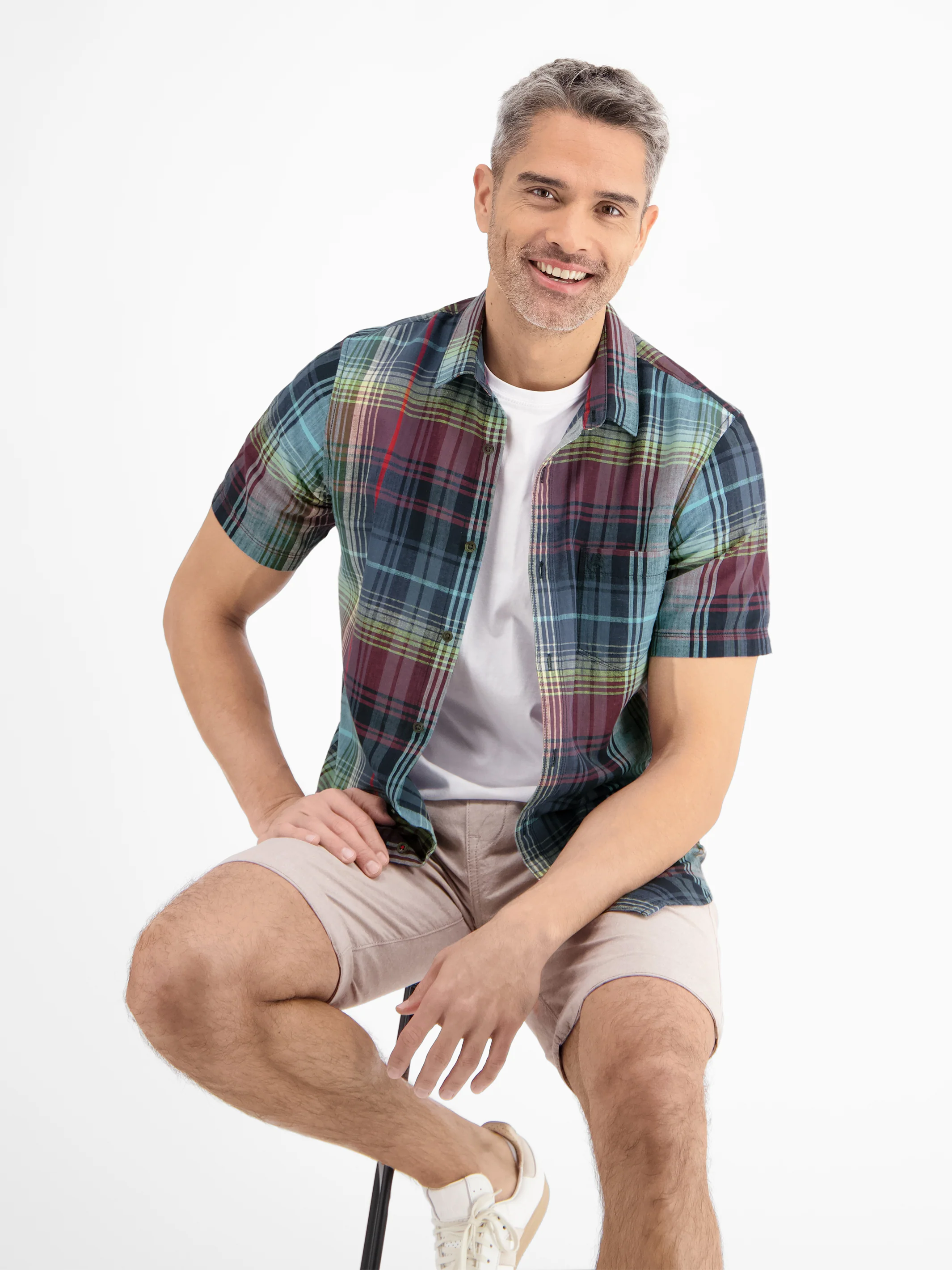 Sommerliches Karohemd mit Leinenanteil - Image 19