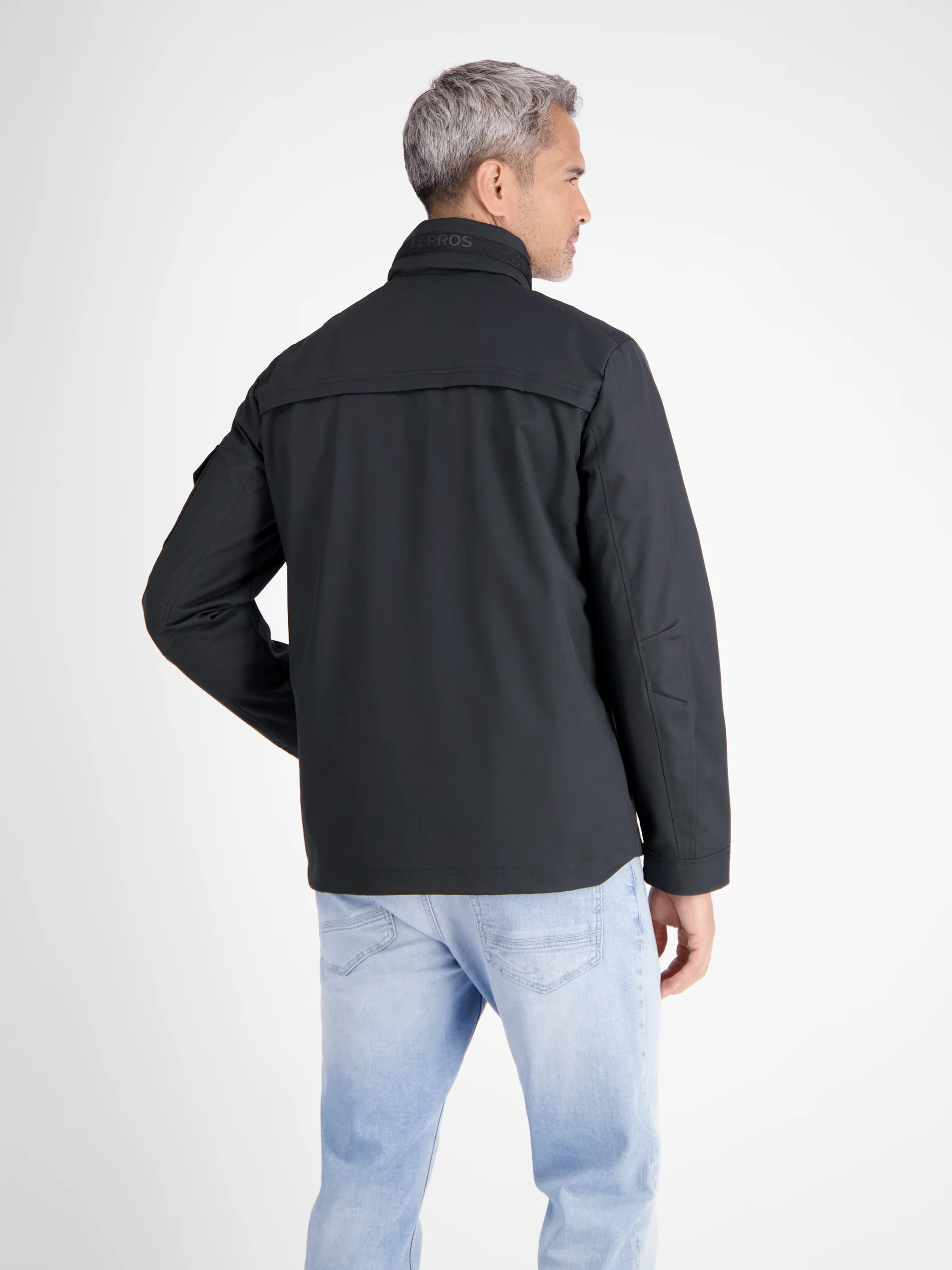 Outdoor-Funktionsjacke in Tech-Shellfabric, atmungsaktiv, wasser- und windabweisend - Image 10