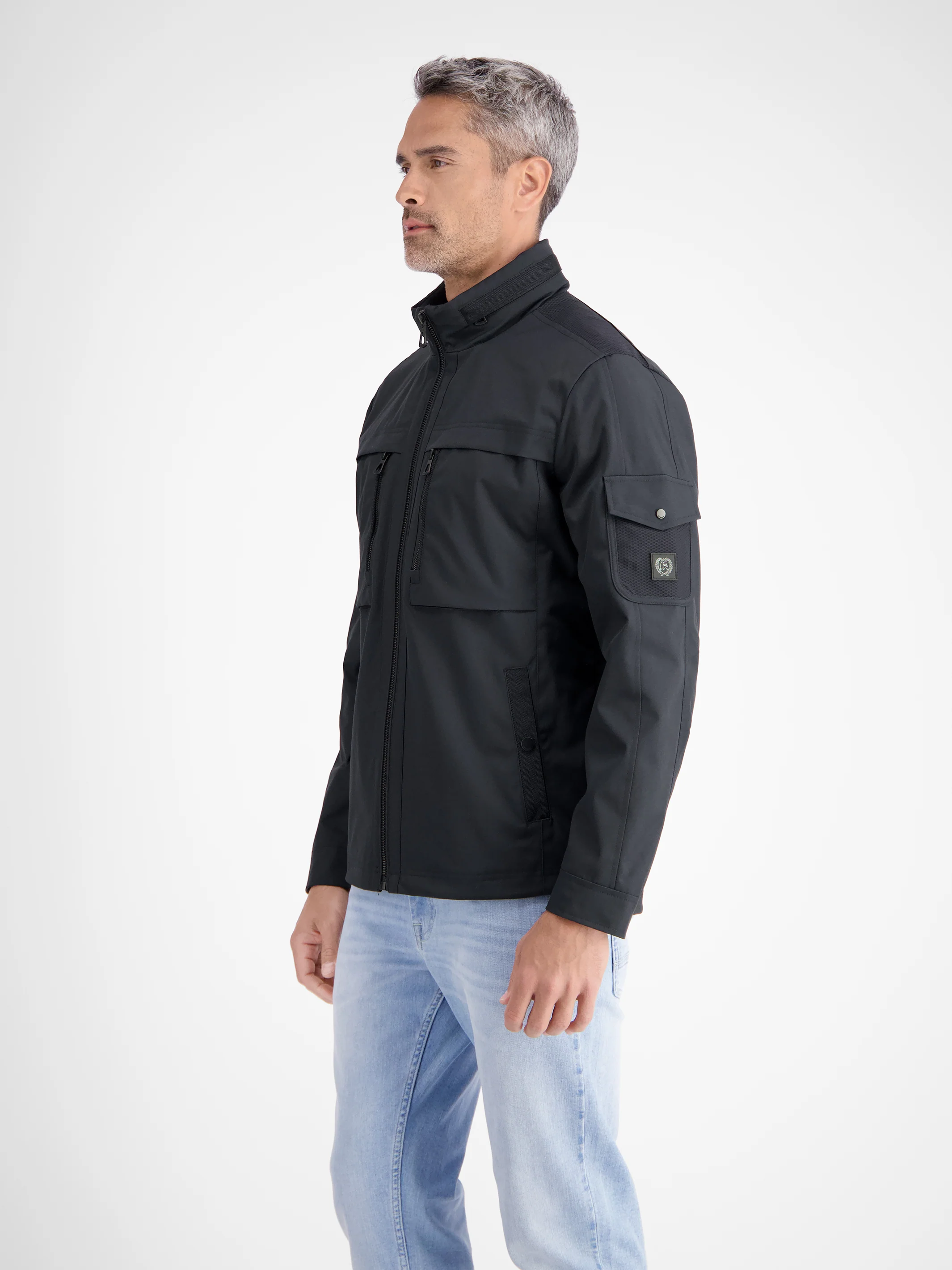 Outdoor-Funktionsjacke in Tech-Shellfabric, atmungsaktiv, wasser- und windabweisend - Image 11