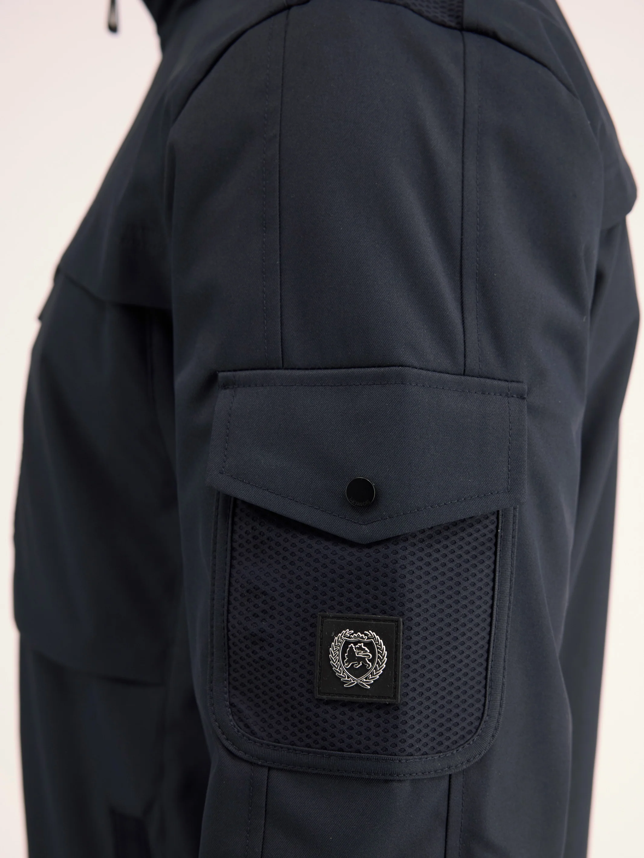 Outdoor-Funktionsjacke in Tech-Shellfabric, atmungsaktiv, wasser- und windabweisend - Image 15