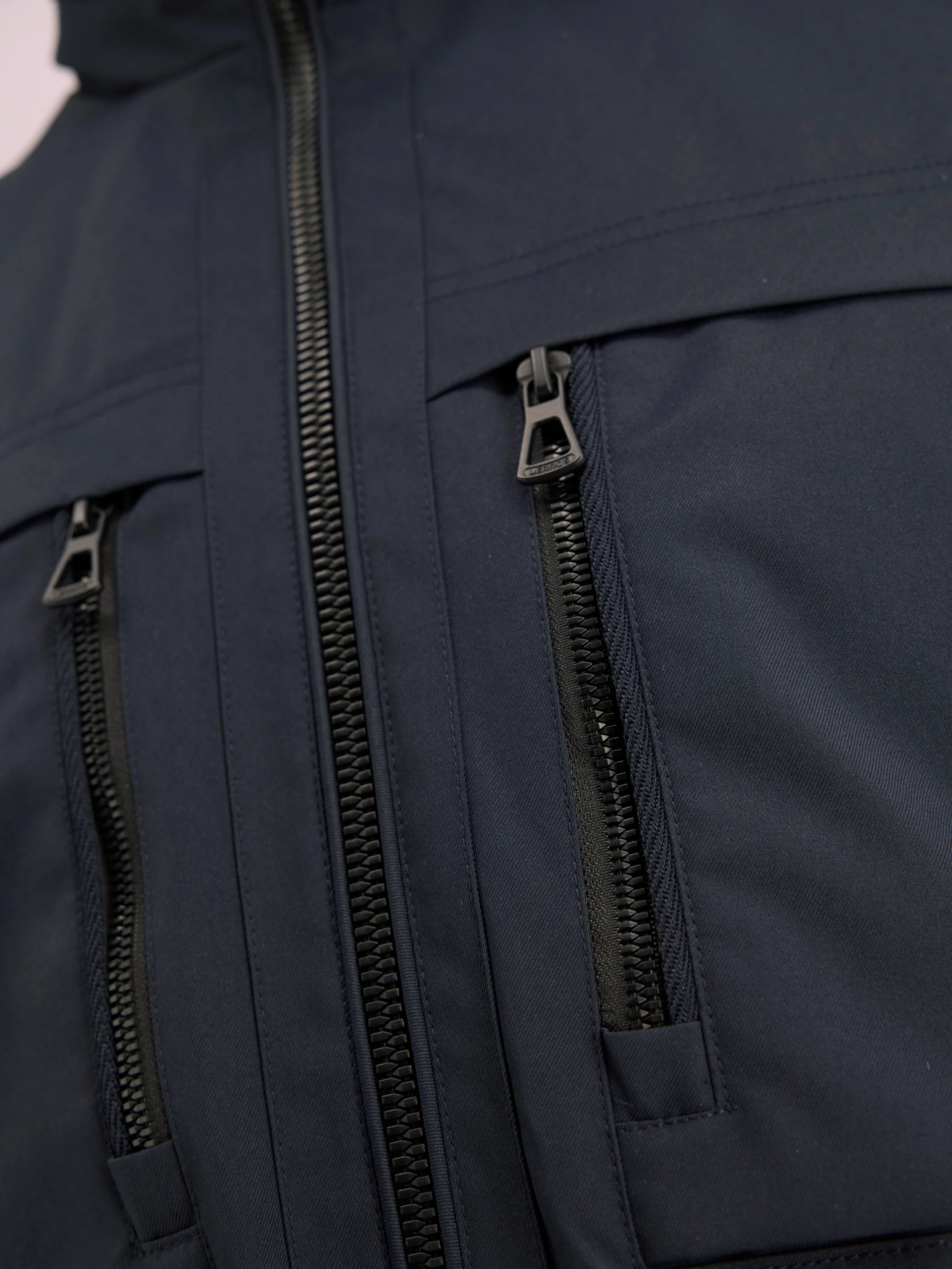 Outdoor-Funktionsjacke in Tech-Shellfabric, atmungsaktiv, wasser- und windabweisend - Image 17