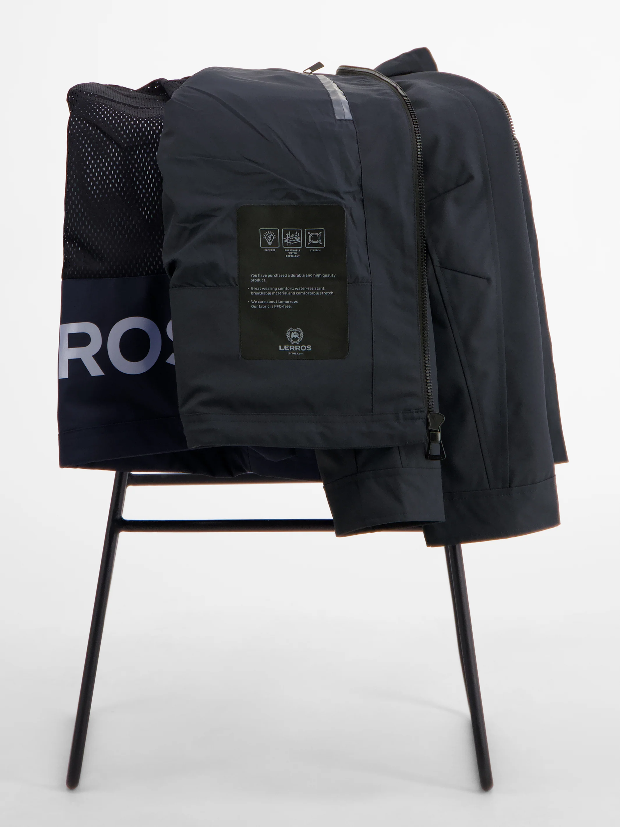 Outdoor-Funktionsjacke in Tech-Shellfabric, atmungsaktiv, wasser- und windabweisend - Image 22