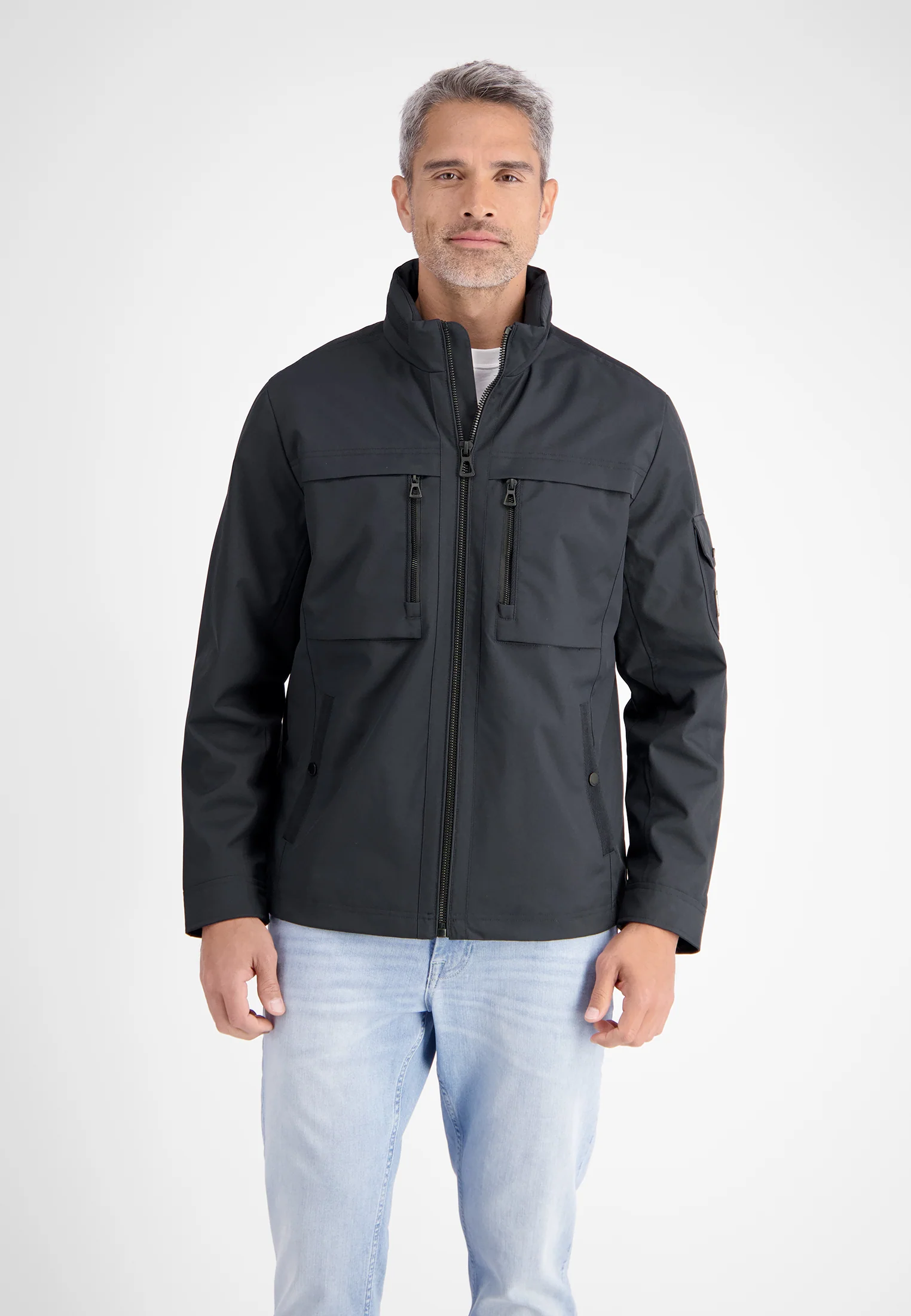 Outdoor-Funktionsjacke in Tech-Shellfabric, atmungsaktiv, wasser- und windabweisend - Image 9