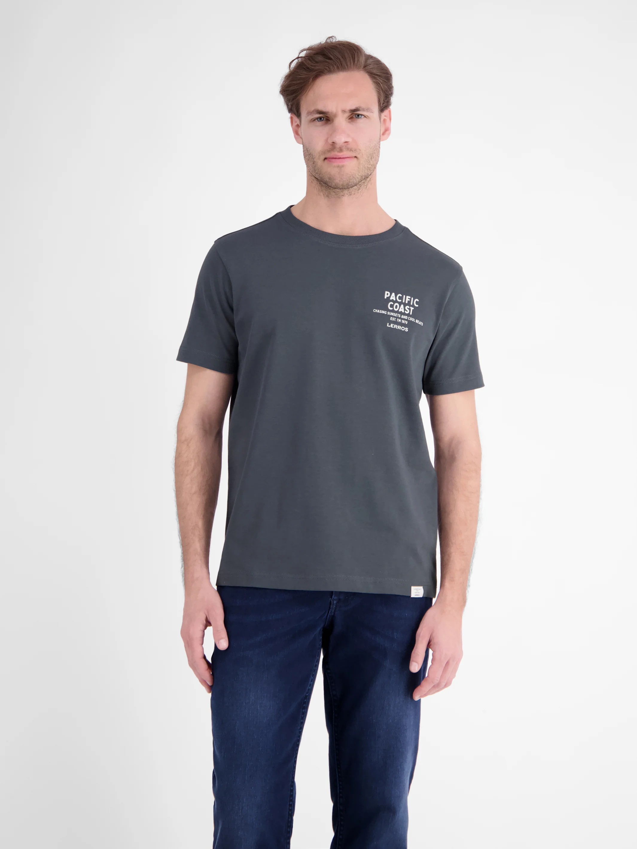 Sportliches T-Shirt aus Baumwolle mit Brust- und Rückenprint - Image 4