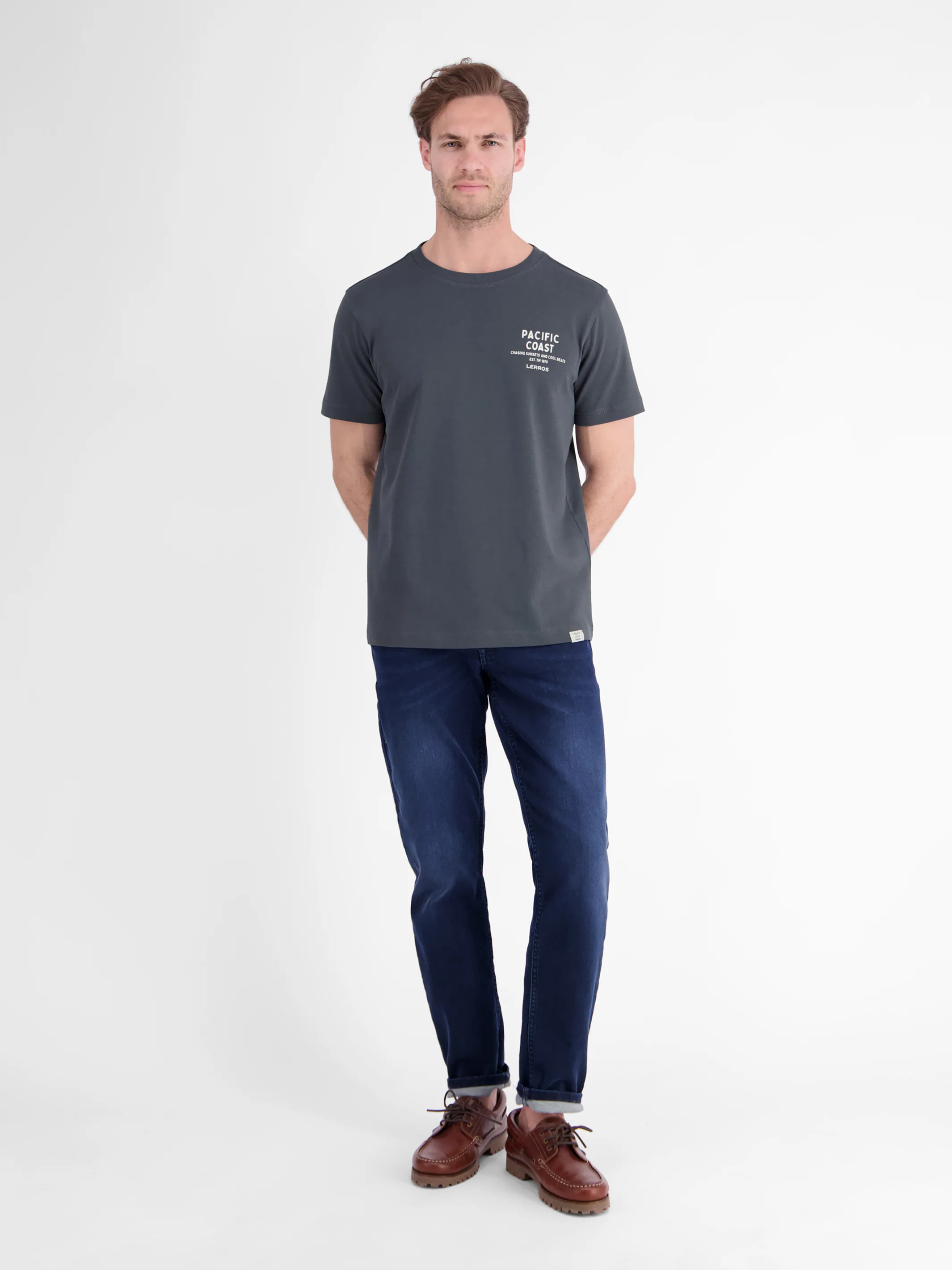 Sportliches T-Shirt aus Baumwolle mit Brust- und Rückenprint - Image 7