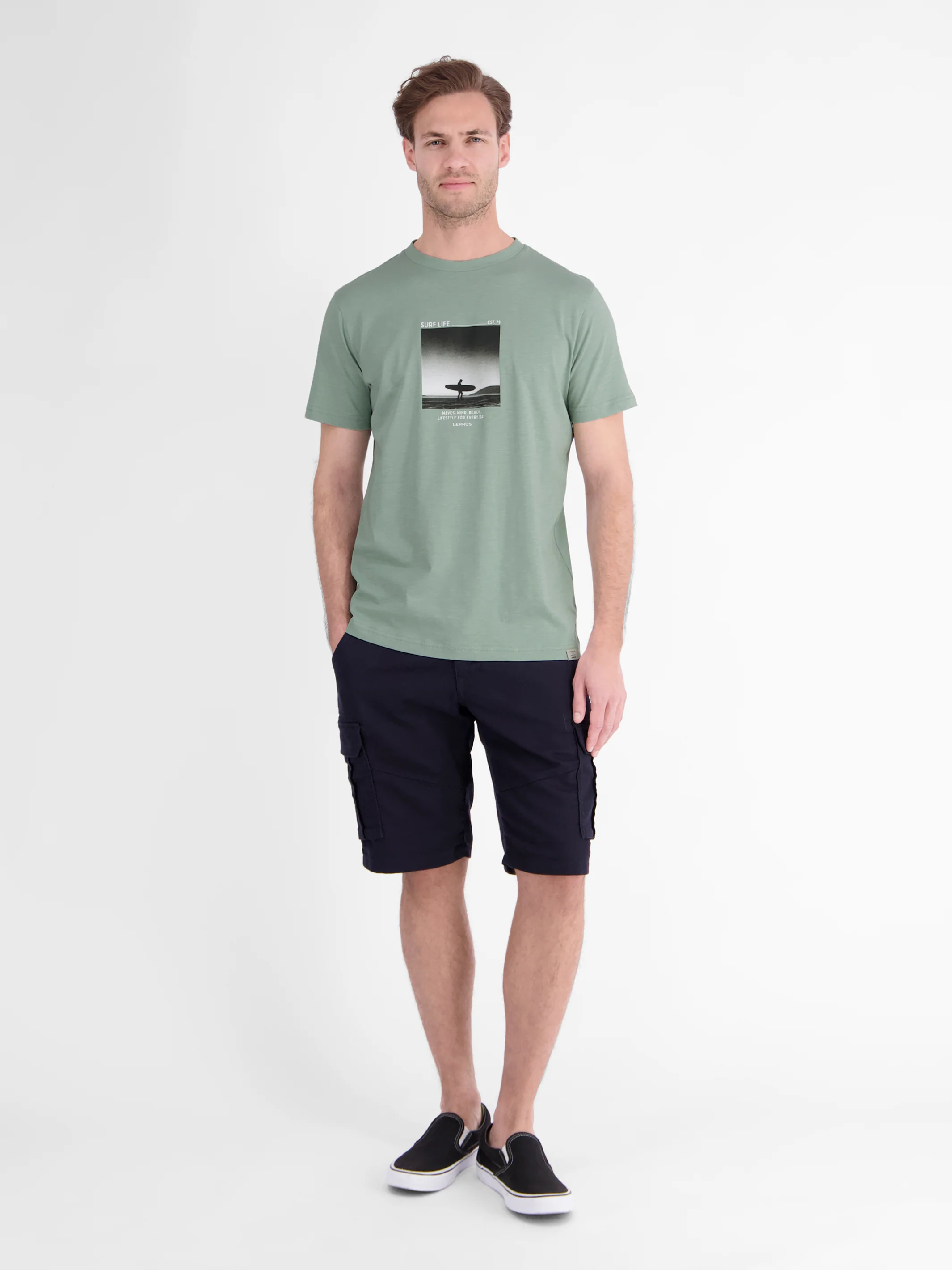 Sportliches T-Shirt mit Surfer-Motiv-Print, reine Baumwolle - Image 20