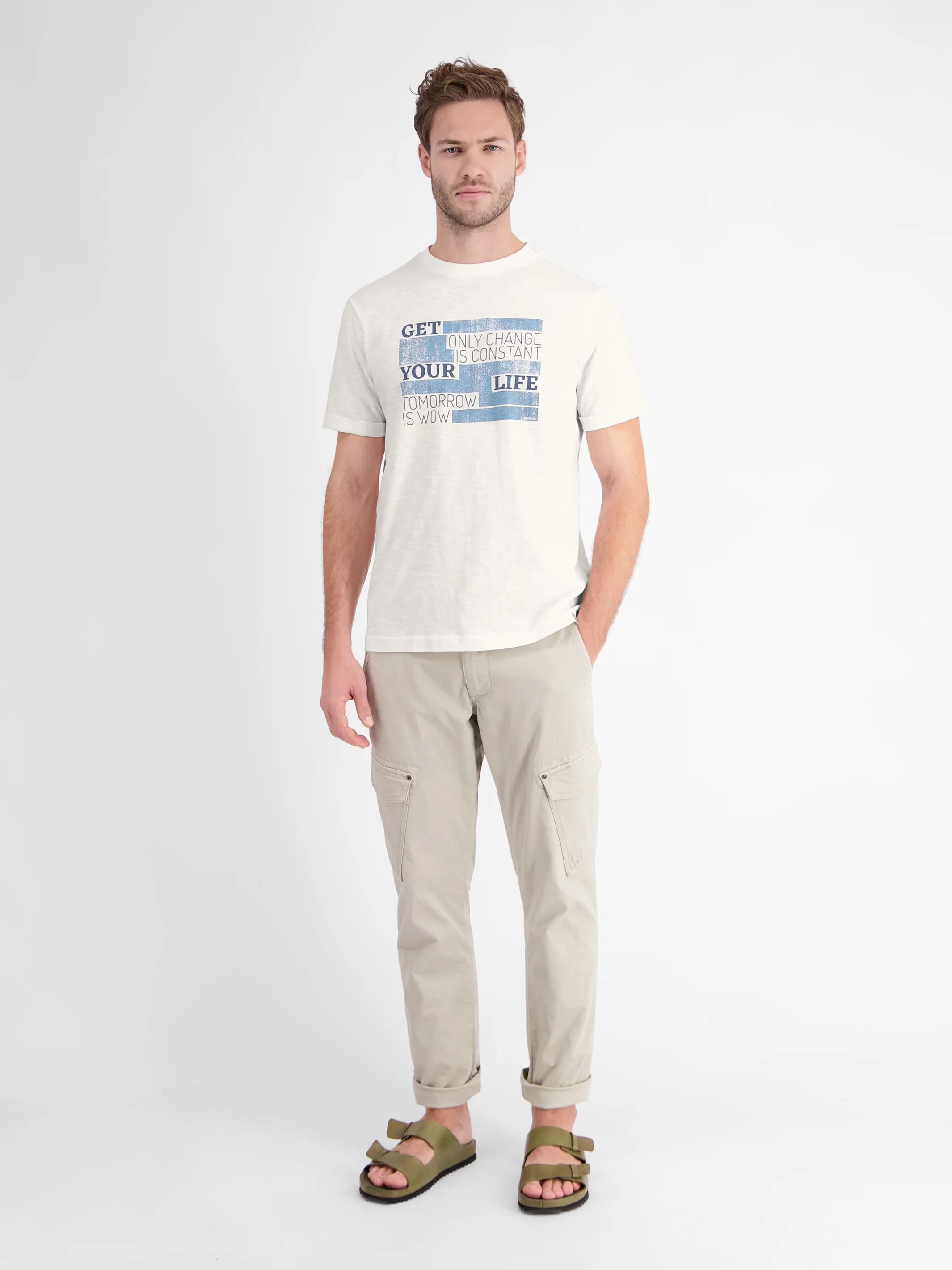 T-Shirt mit modischem Print - Image 10