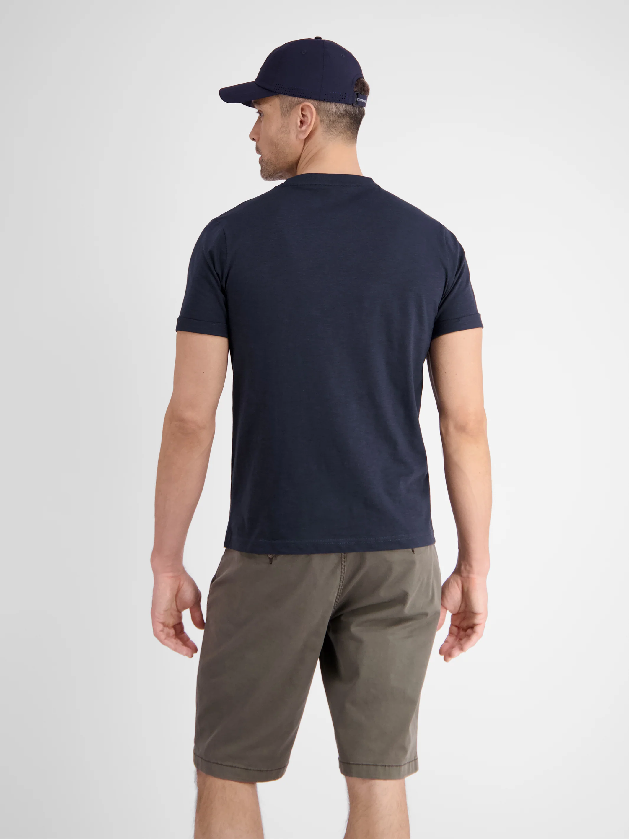 T-Shirt mit modischem Print - Image 14