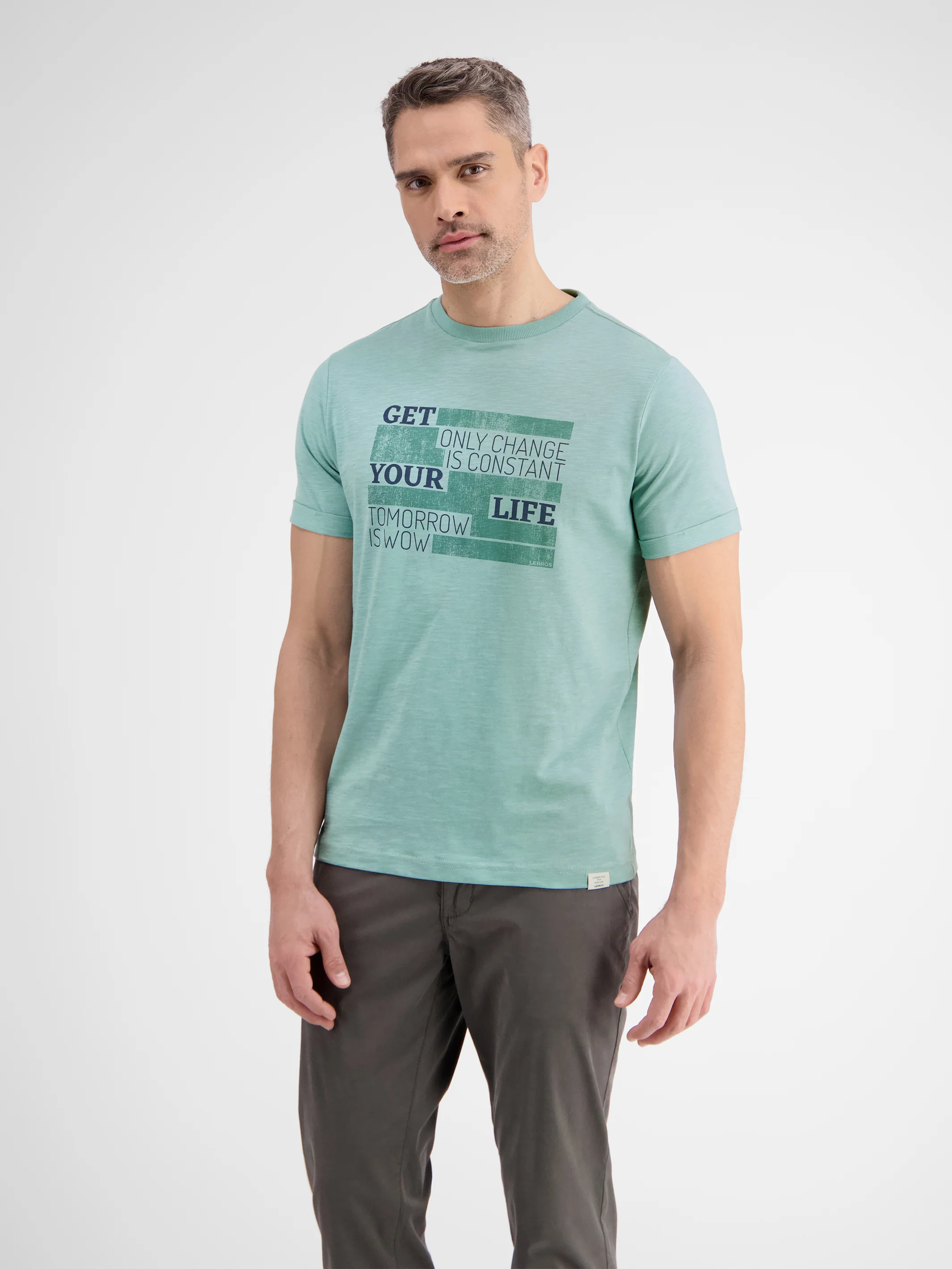 T-Shirt mit modischem Print - Image 19