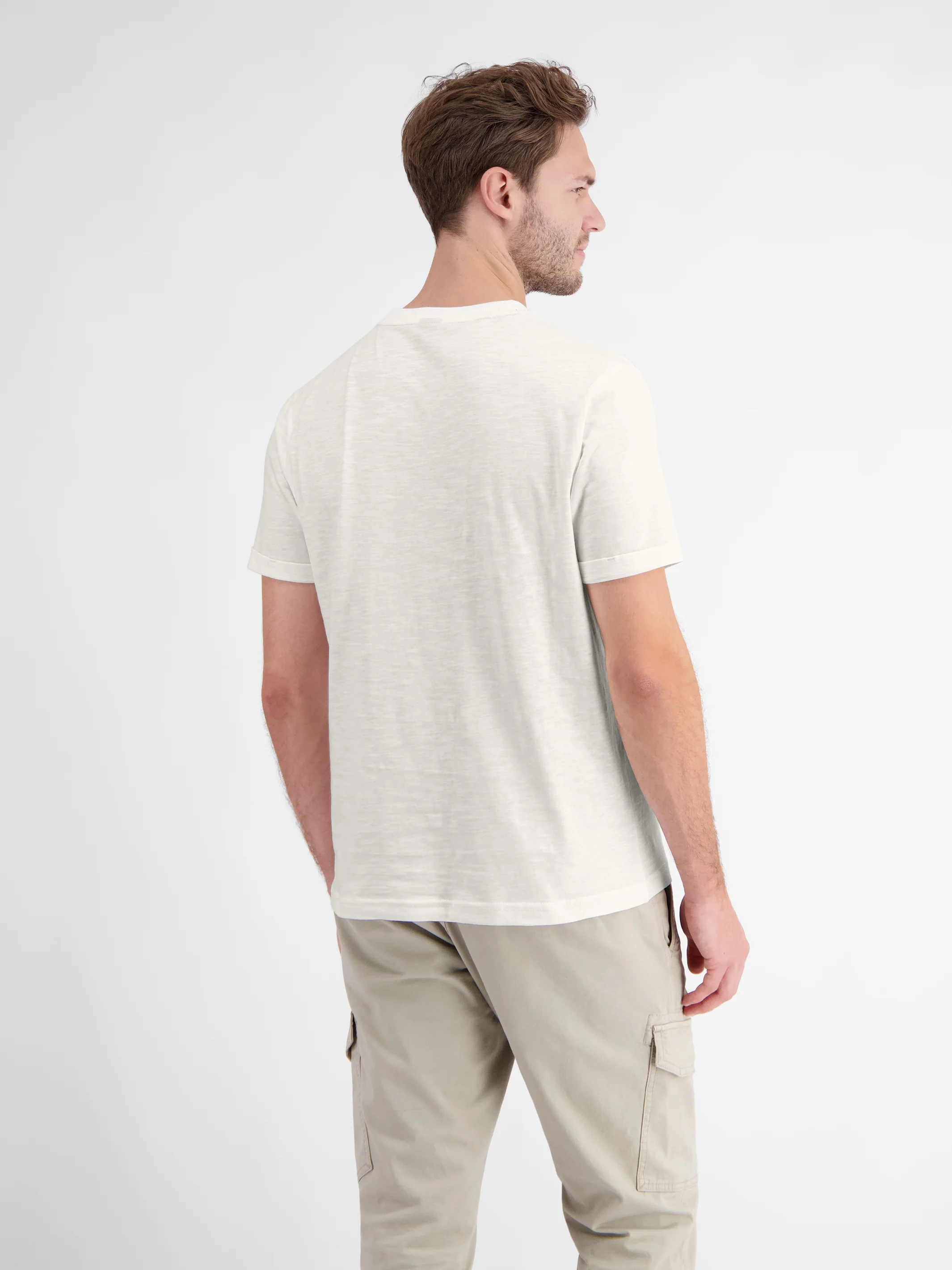 T-Shirt mit modischem Print - Image 8