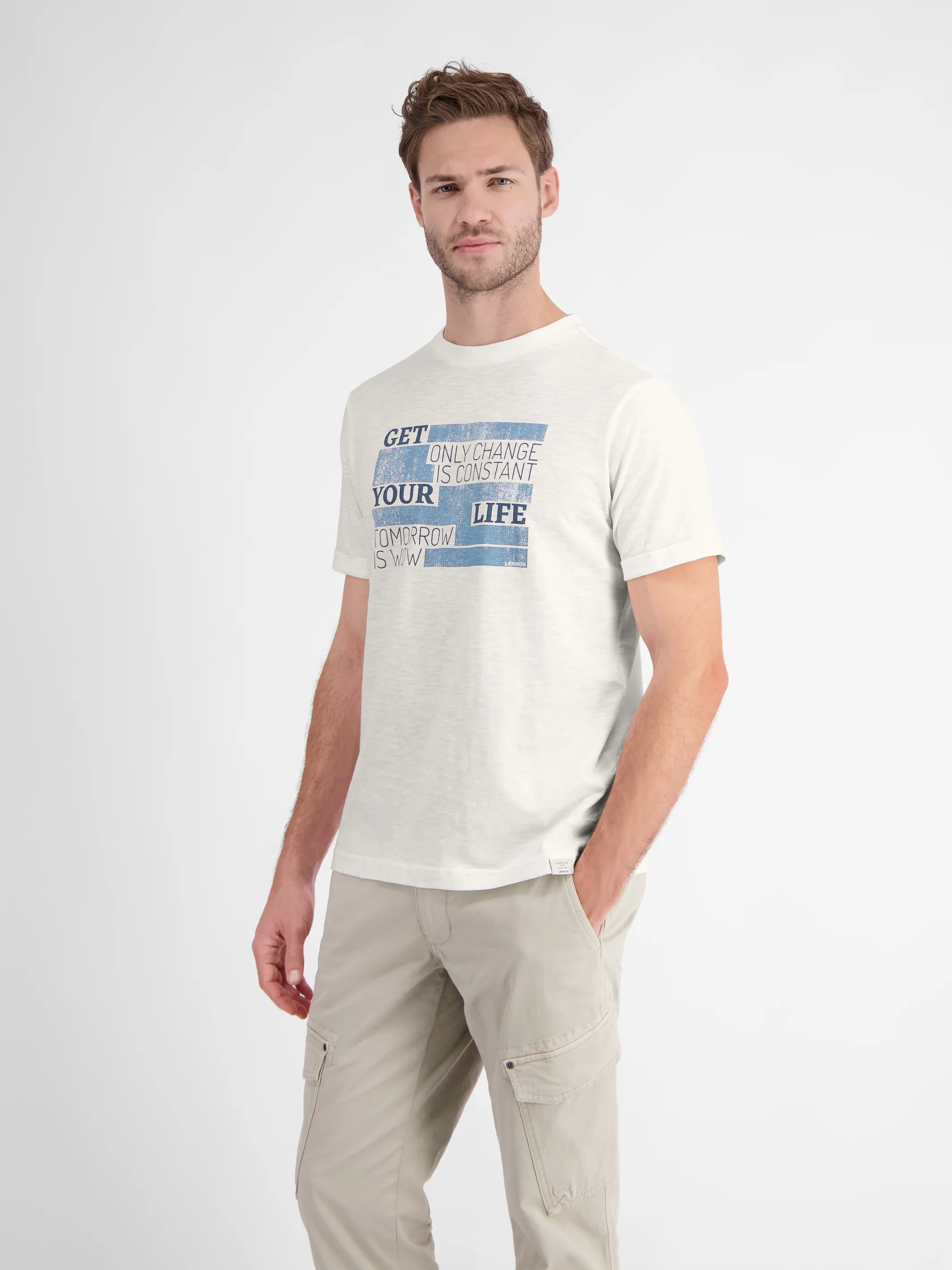 T-Shirt mit modischem Print - Image 9