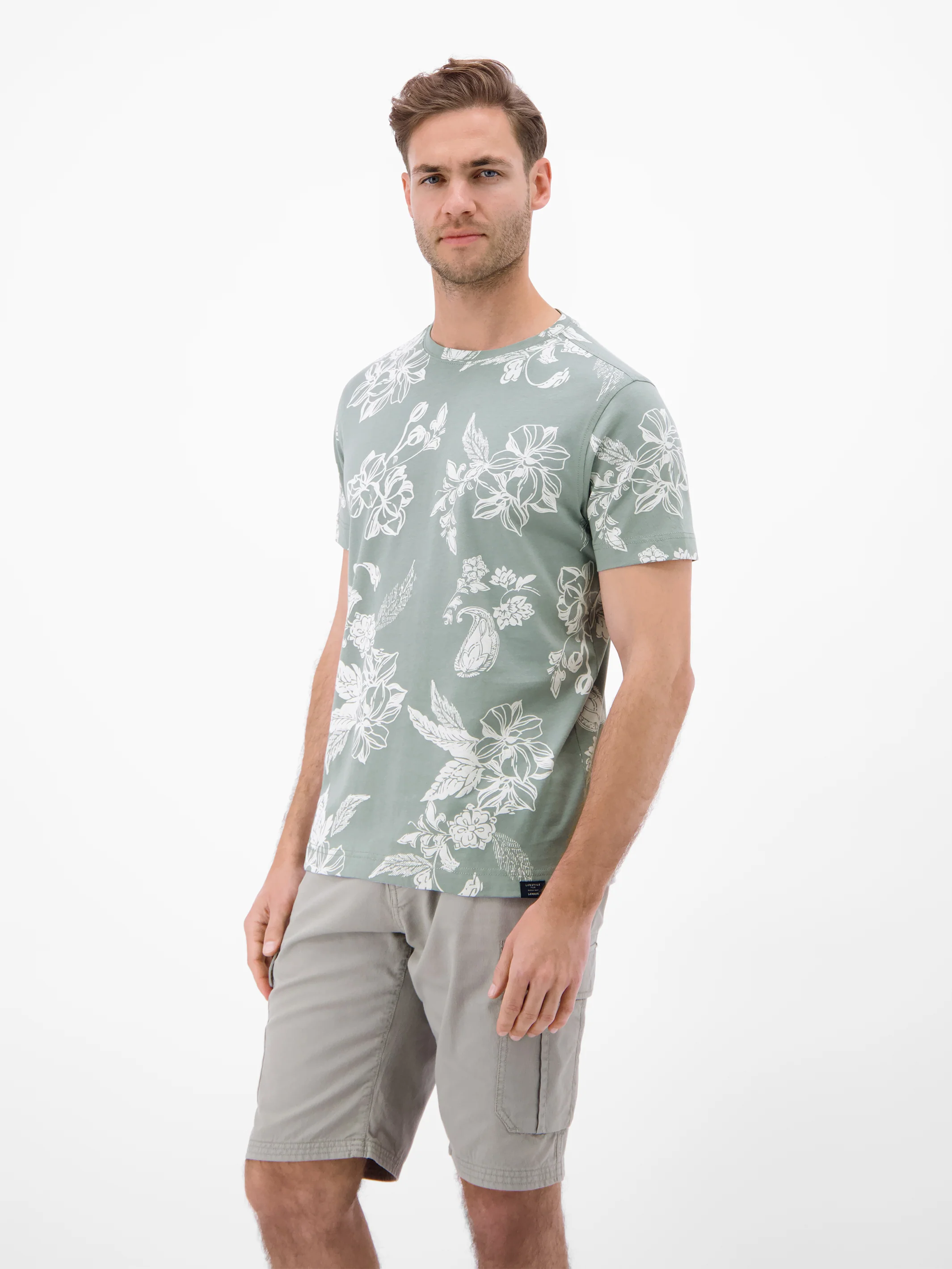 T-Shirt mit O-Neck und floralem All-over-Print - Image 12