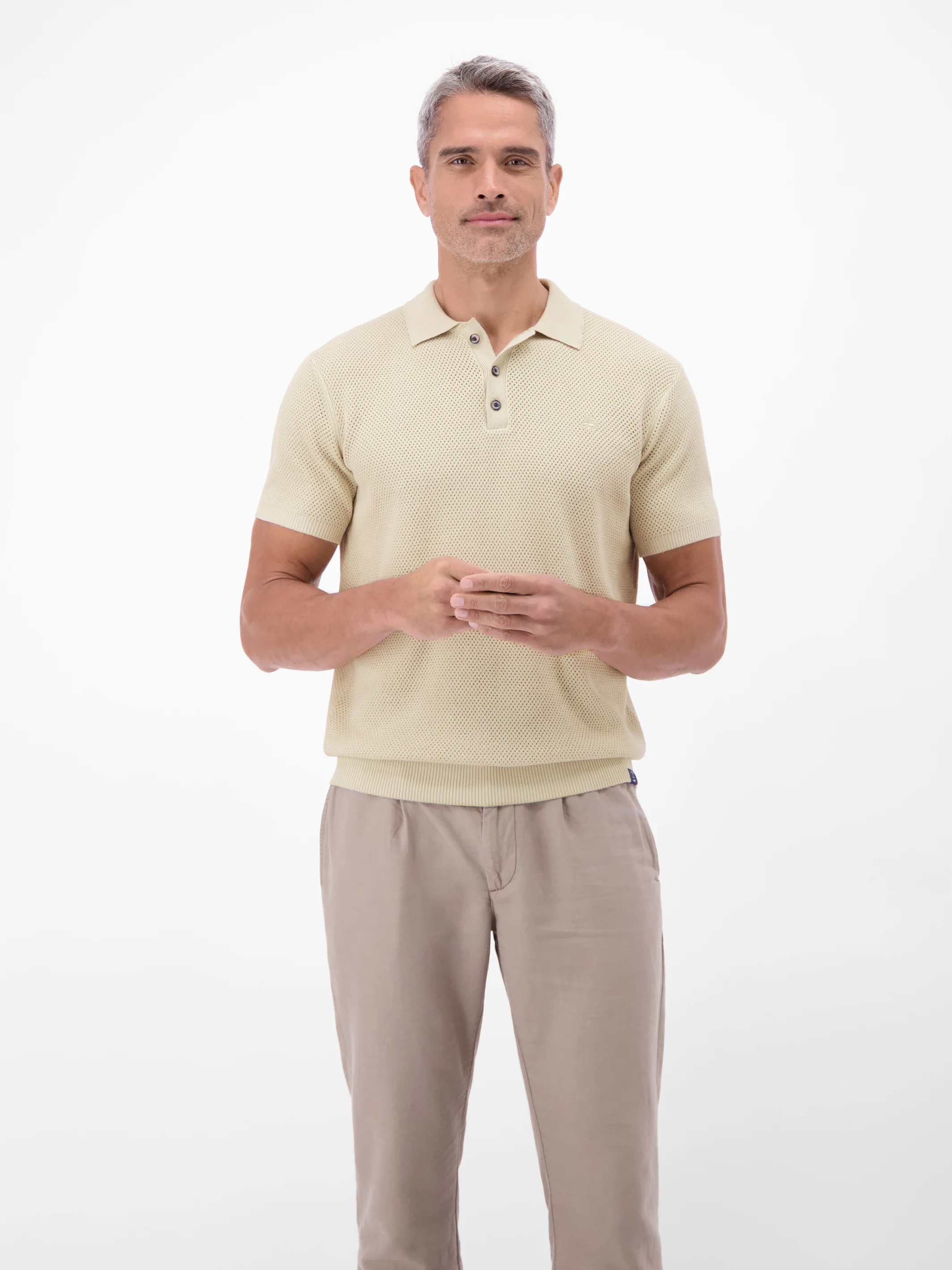 Unifarbenes Poloshirt in Strukturqualität - Image 5