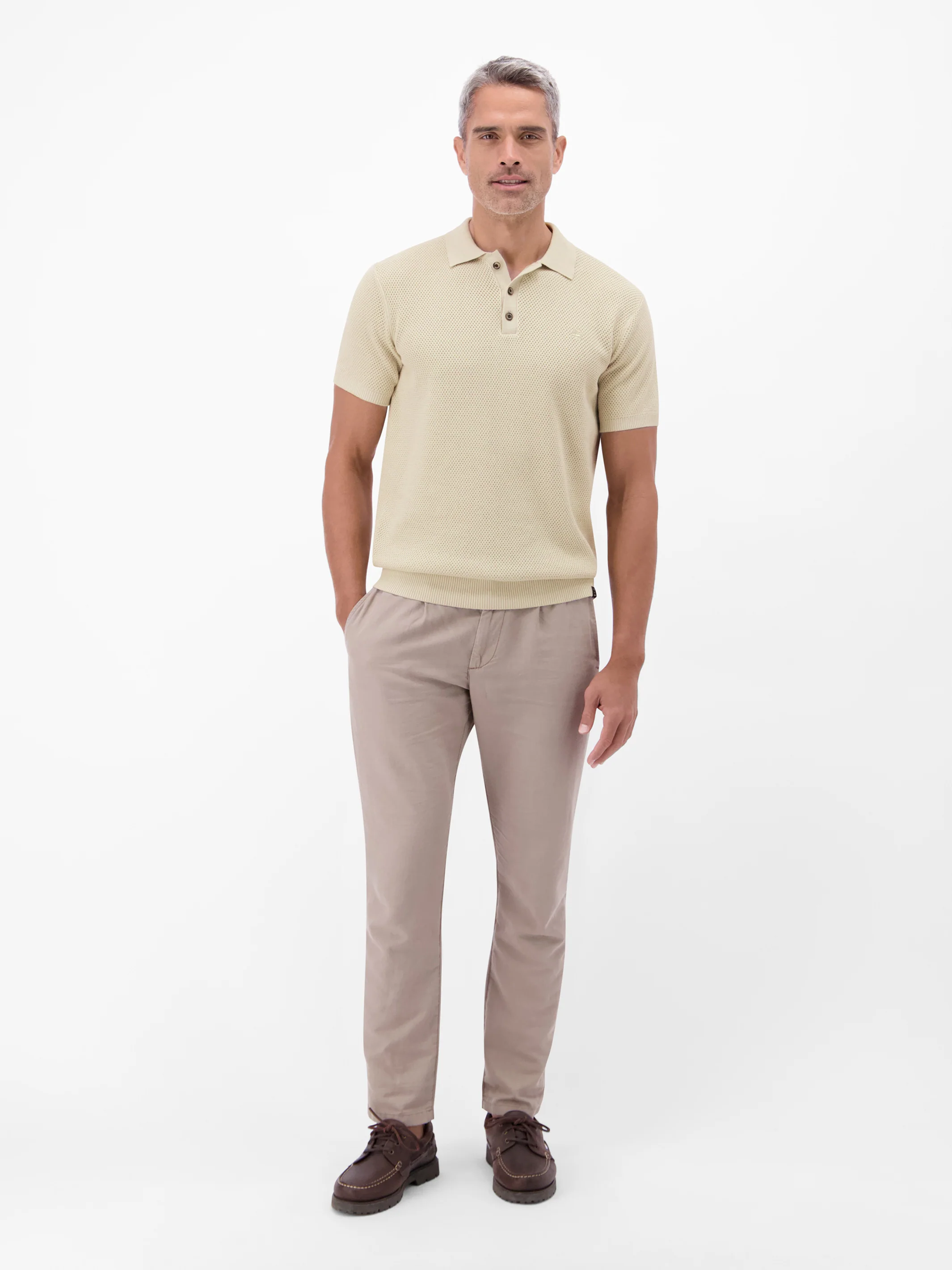 Unifarbenes Poloshirt in Strukturqualität - Image 6