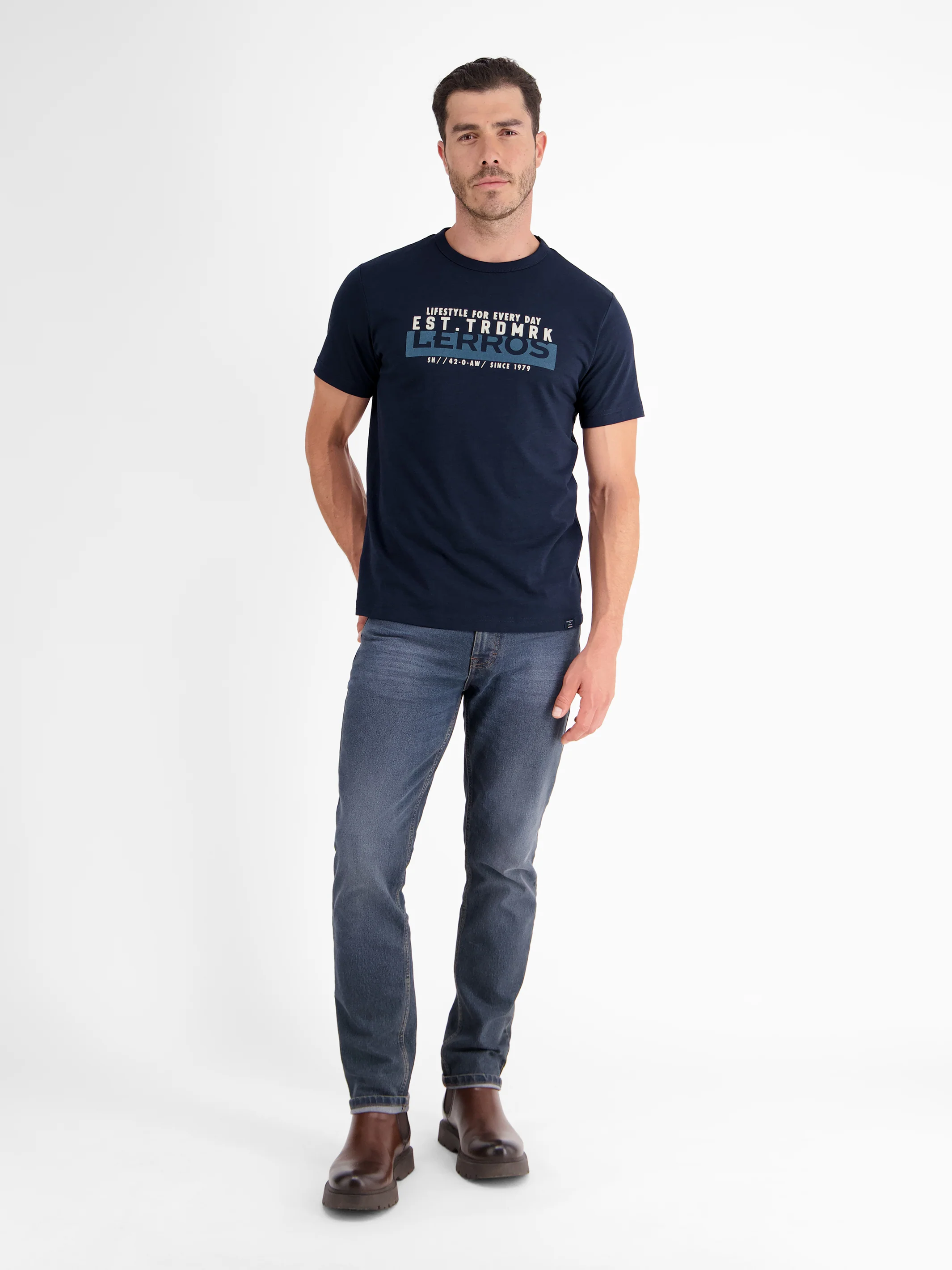 Unifarbenes T-Shirt mit Print - Image 4